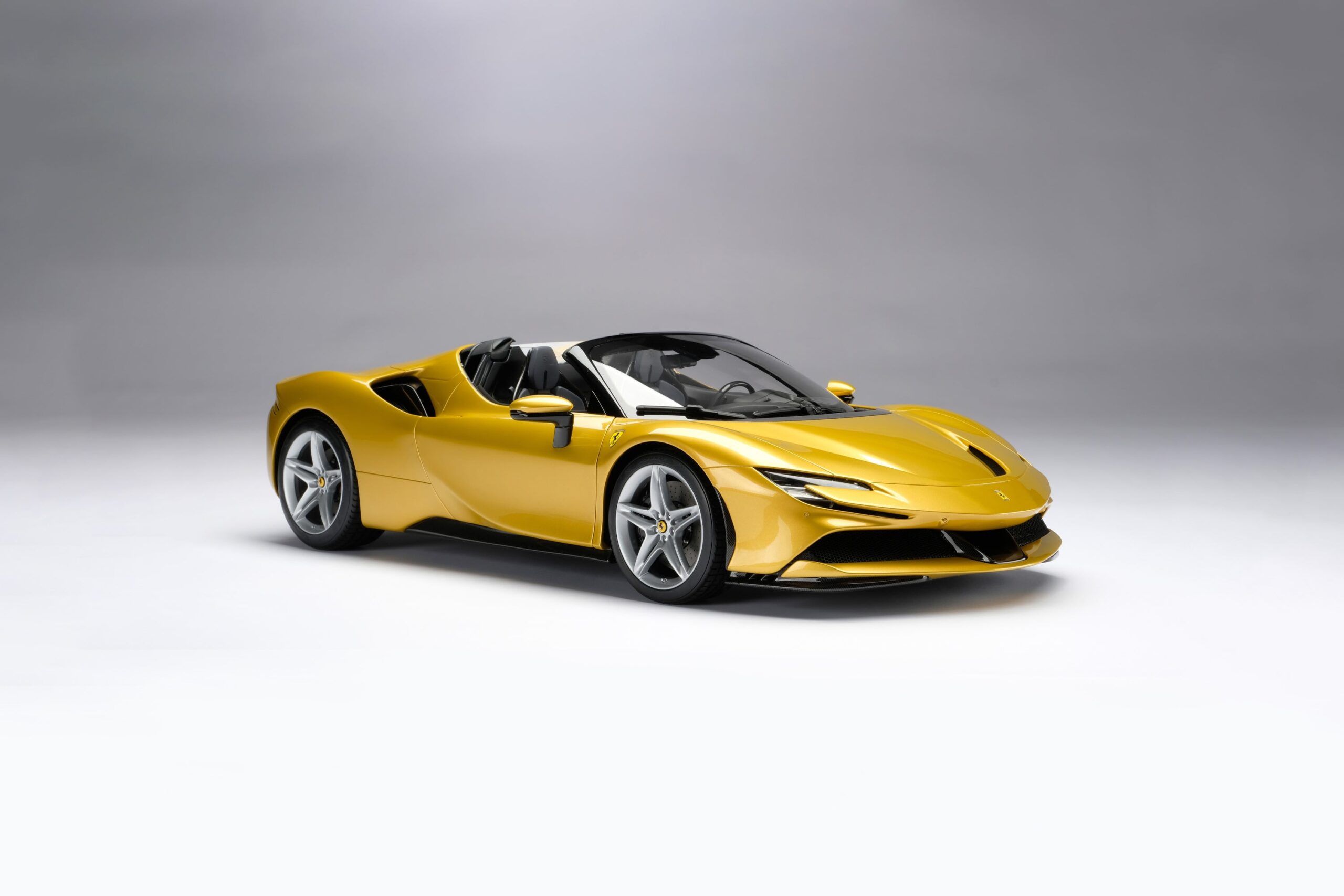 Amalgam Ferrari SF90 Spider (2020) | 1:8 – Bild 2