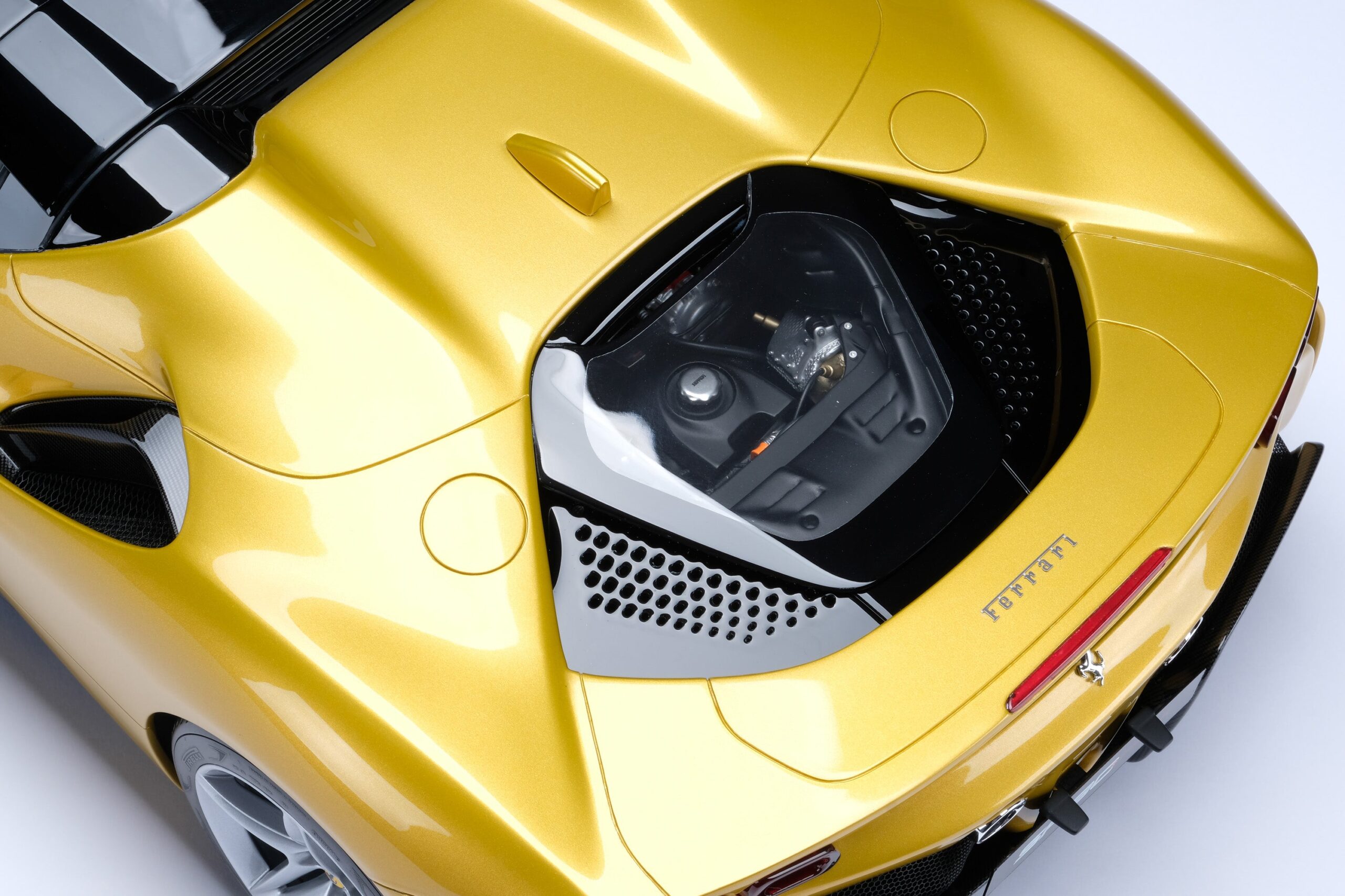 Amalgam Ferrari SF90 Spider (2020) | 1:8 – Bild 11