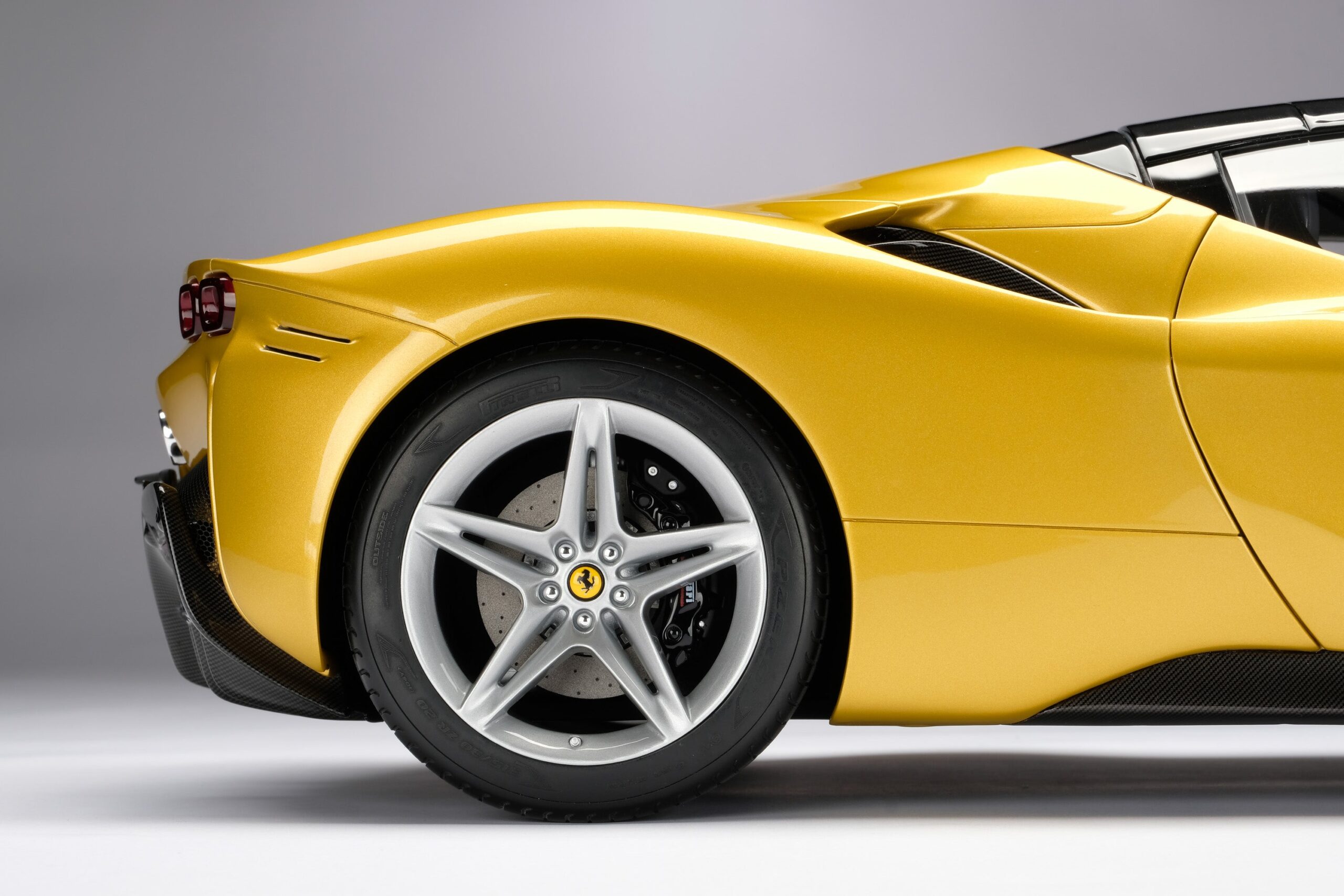 Amalgam Ferrari SF90 Spider (2020) | 1:8 – Bild 18