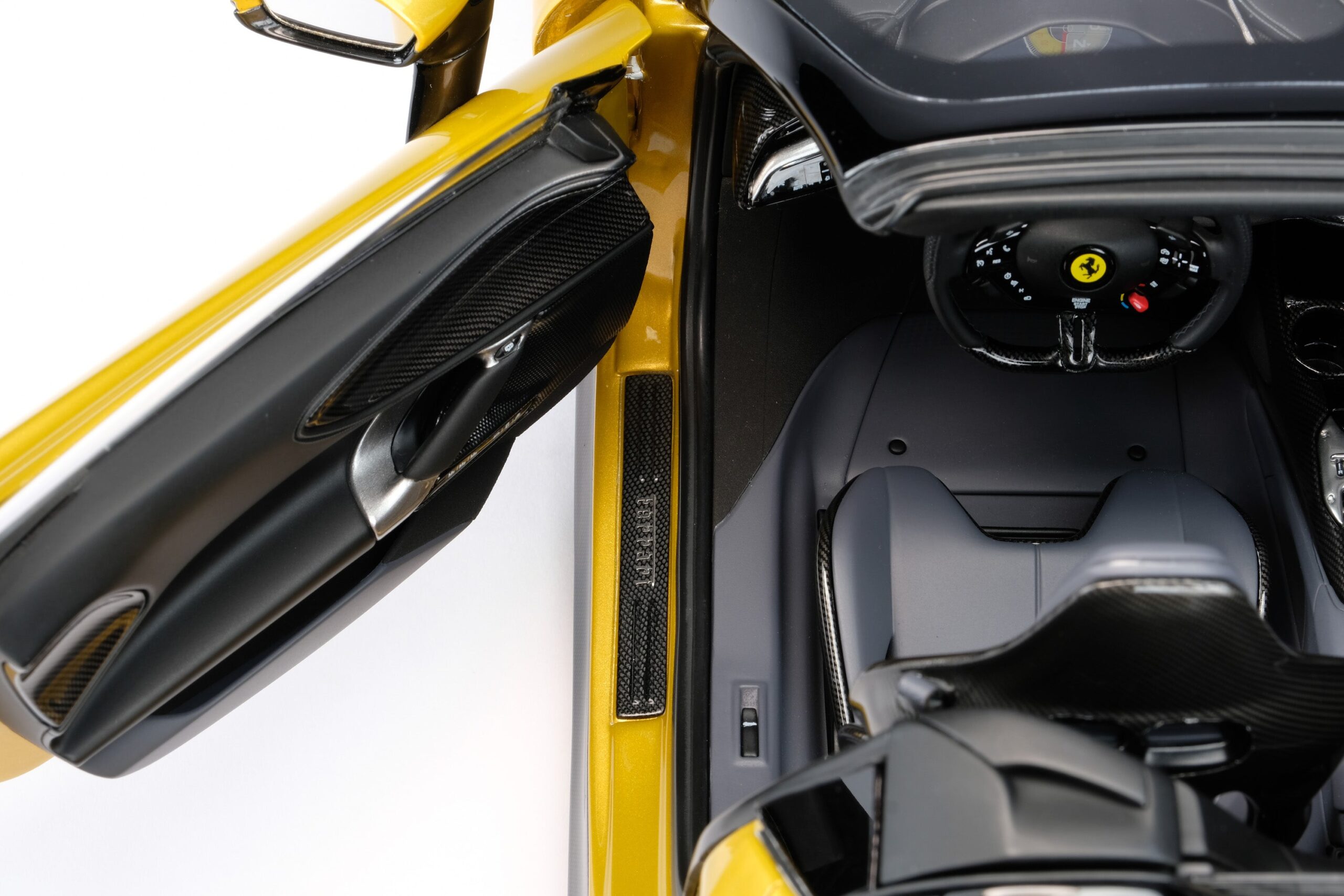 Amalgam Ferrari SF90 Spider (2020) | 1:8 – Bild 15