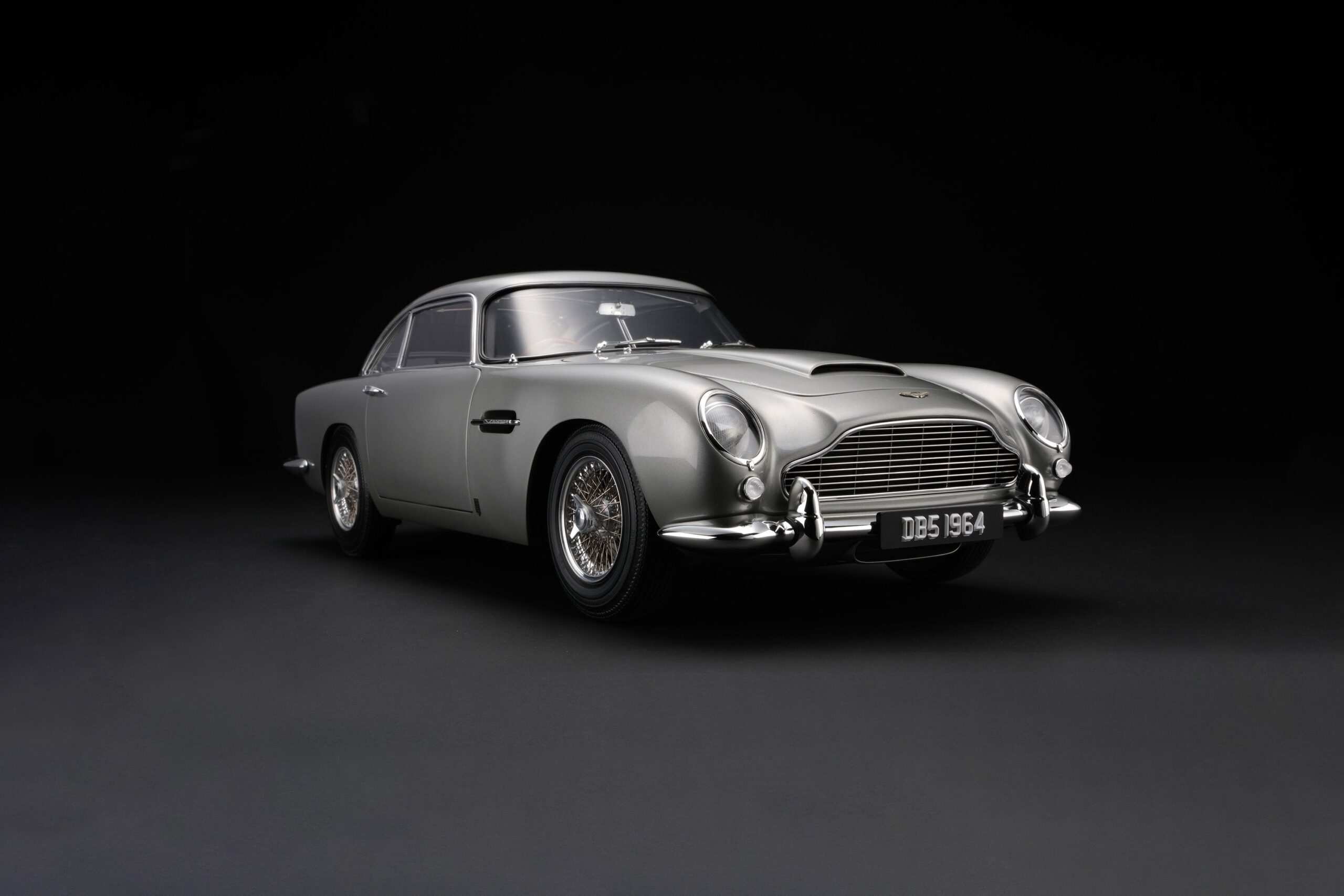 Amalgam Aston Martin DB5 Vantage (1964) - Silber | 1:8 - Image 2