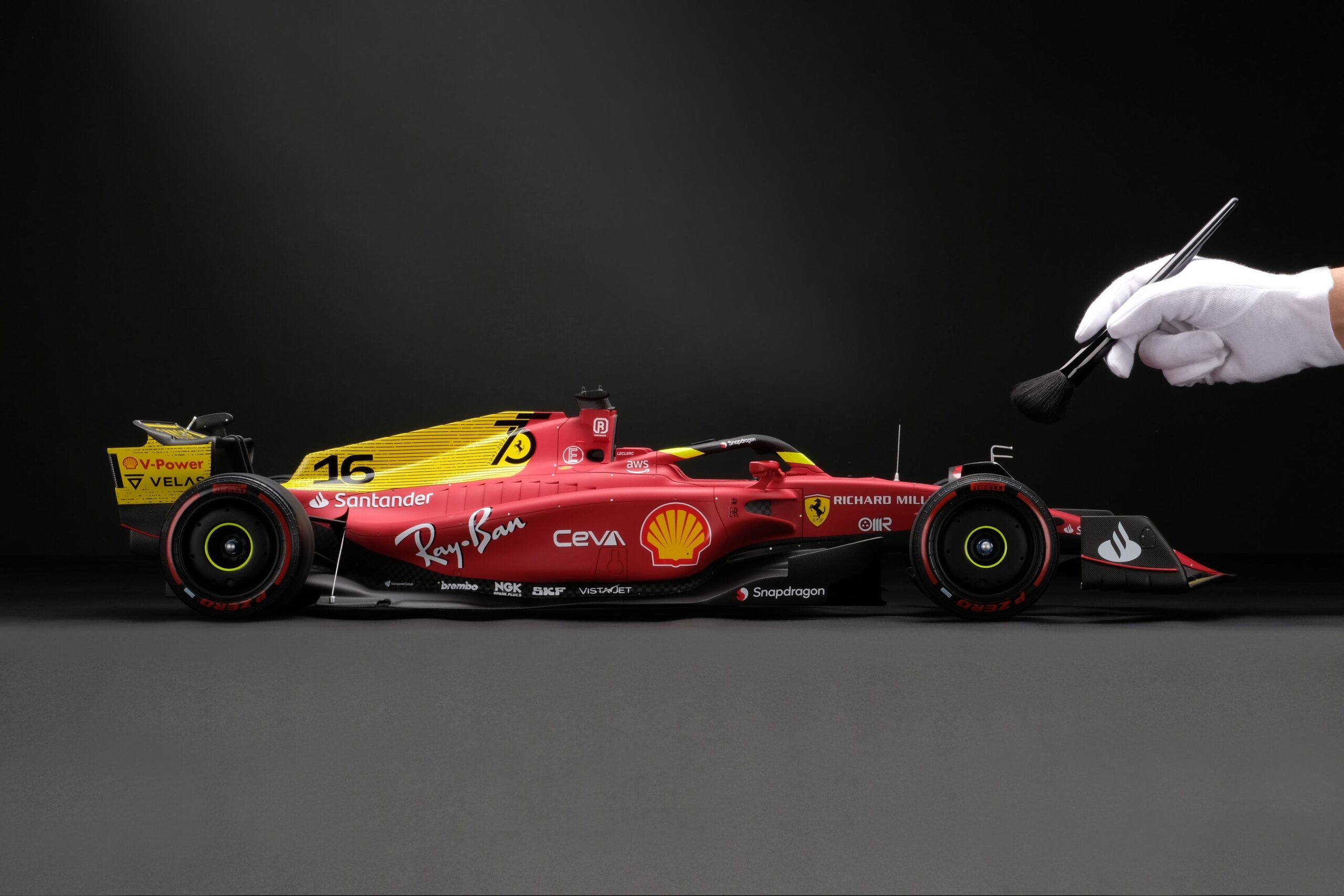 Amalgam Ferrari F1-75 2022 Italian Grand Prix - Rot | 1:8 - Image 3
