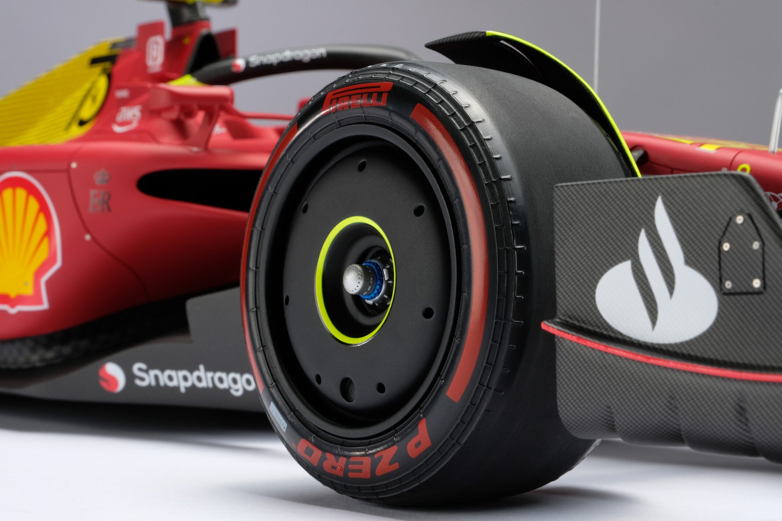 Amalgam Ferrari F1-75 2022 Italian Grand Prix - Rot | 1:8 - Image 29