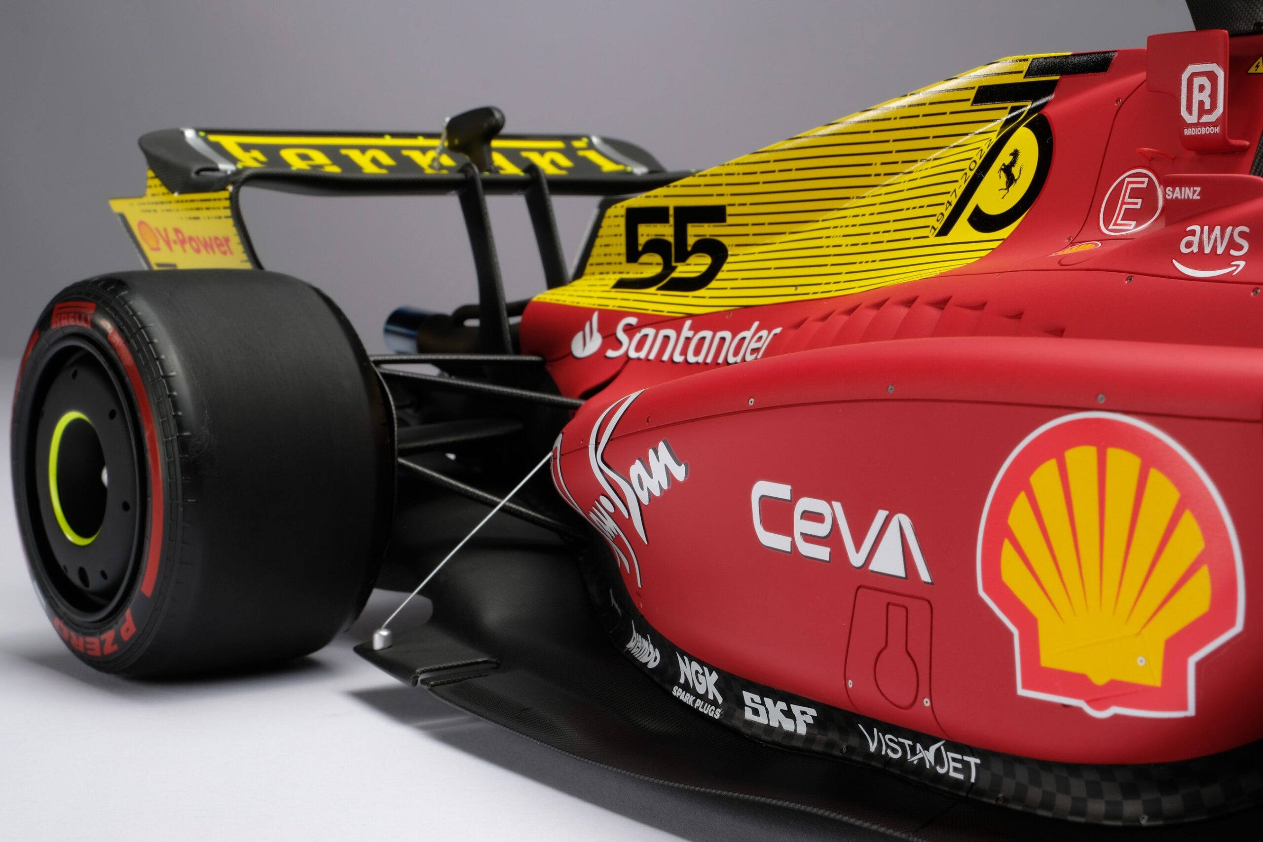 Amalgam Ferrari F1-75 2022 Italian Grand Prix - Rot | 1:8 - Image 35