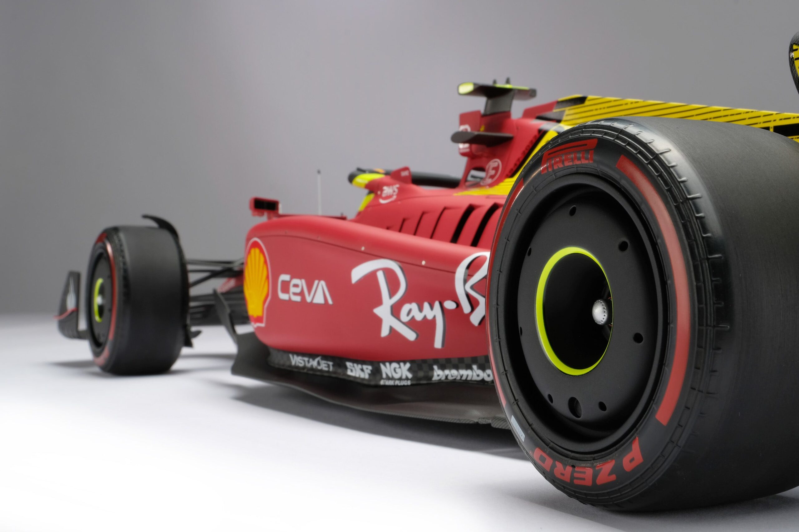 Amalgam Ferrari F1-75 2022 Italian Grand Prix - Rot | 1:8 - Image 38