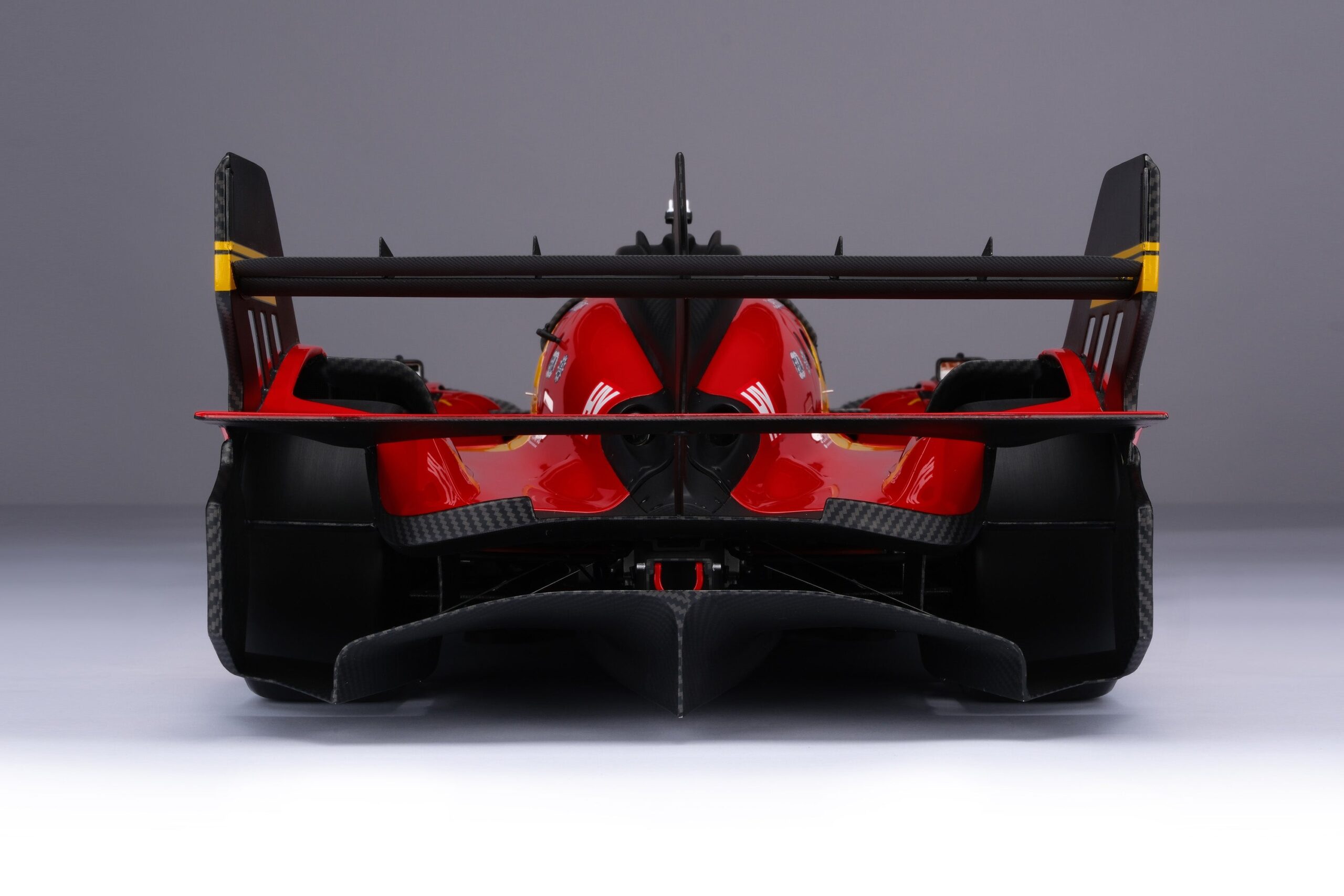 Amalgam Ferrari 499P 2023 Le Mans - Rot | 1:8 – Bild 31