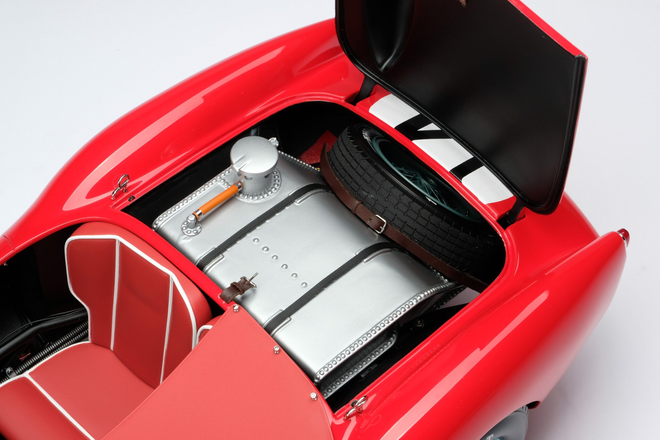 Amalgam Ferrari 250 TR 1958 Sebring 12 Hours Winner | 1:8 - 画像12