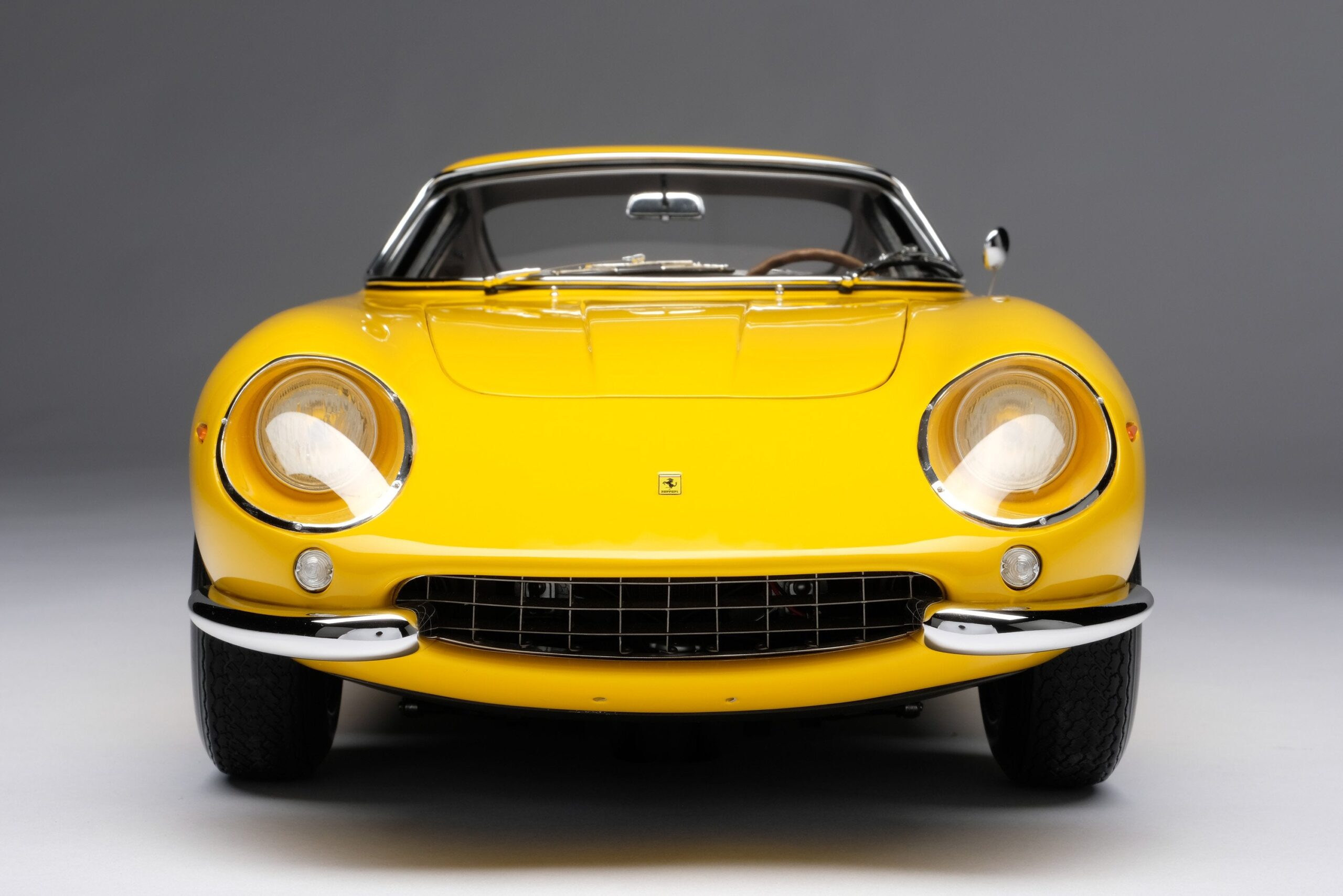 Amalgam Ferrari 275 GTB/4 Paris Motor Show 1966 - Gelb | 1:8 - 画像7