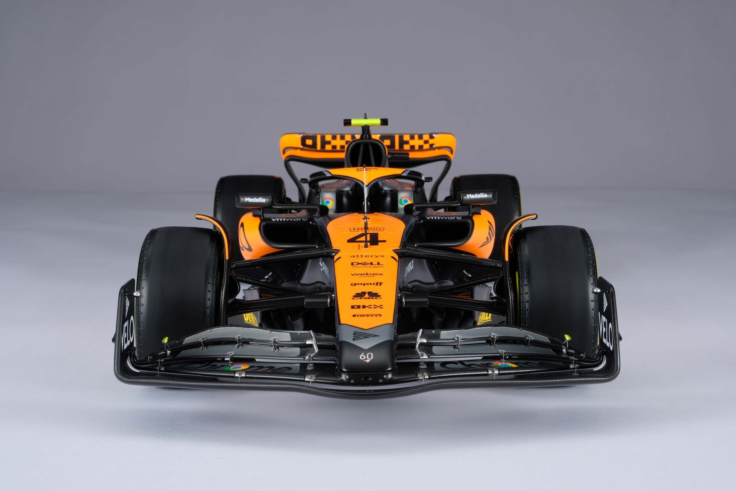Amalgam McLaren MCL60 2023 United Kingdom Grand Prix - Chrom | 1:8 - Image 24