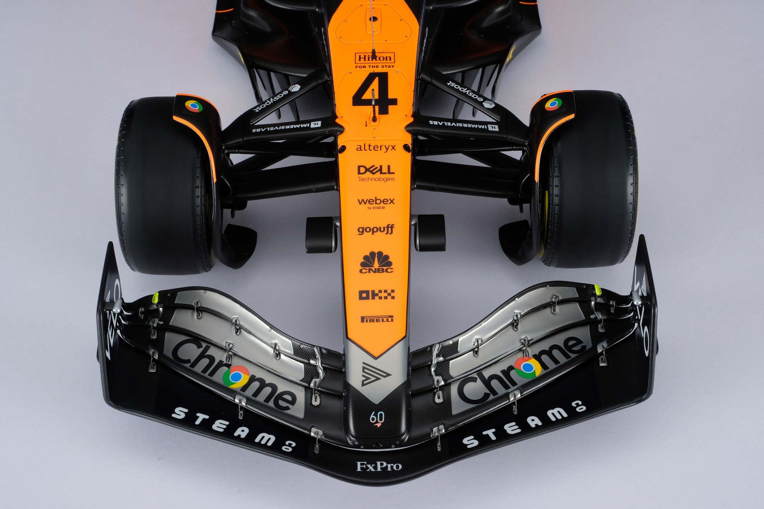 Amalgam McLaren MCL60 2023 United Kingdom Grand Prix - Chrom | 1:8 - Image 25