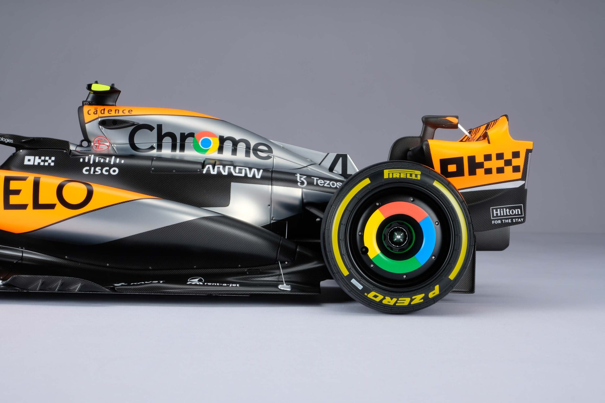 Amalgam McLaren MCL60 2023 United Kingdom Grand Prix - Chrom | 1:8 - Image 26