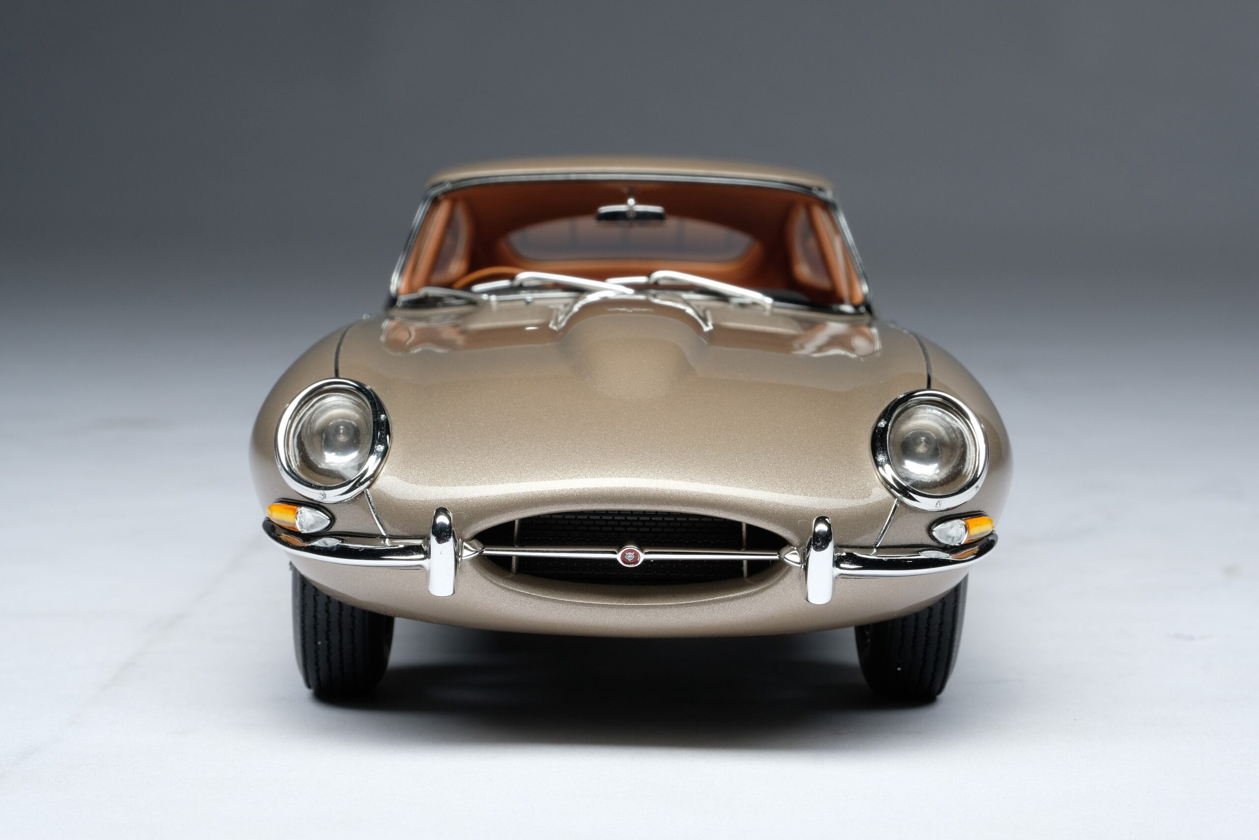 Amalgam Jaguar E-type Coupe | 1:18 – Bild 5