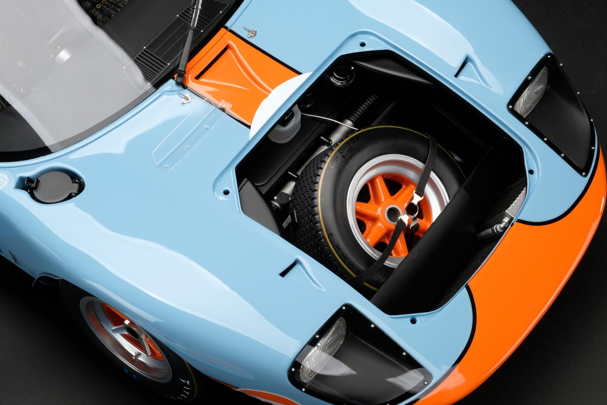Amalgam Ford GT40 1969 Le Mans Winner | 1:8 – Bild 14