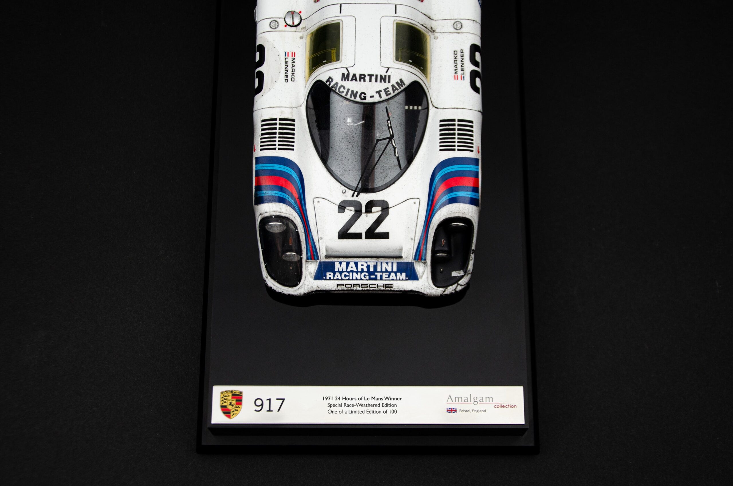 Amalgam Porsche 917 KH 1971 Le Mans Winner Martini Livery Race Weathered - Weiß | 1:18 - Image 23