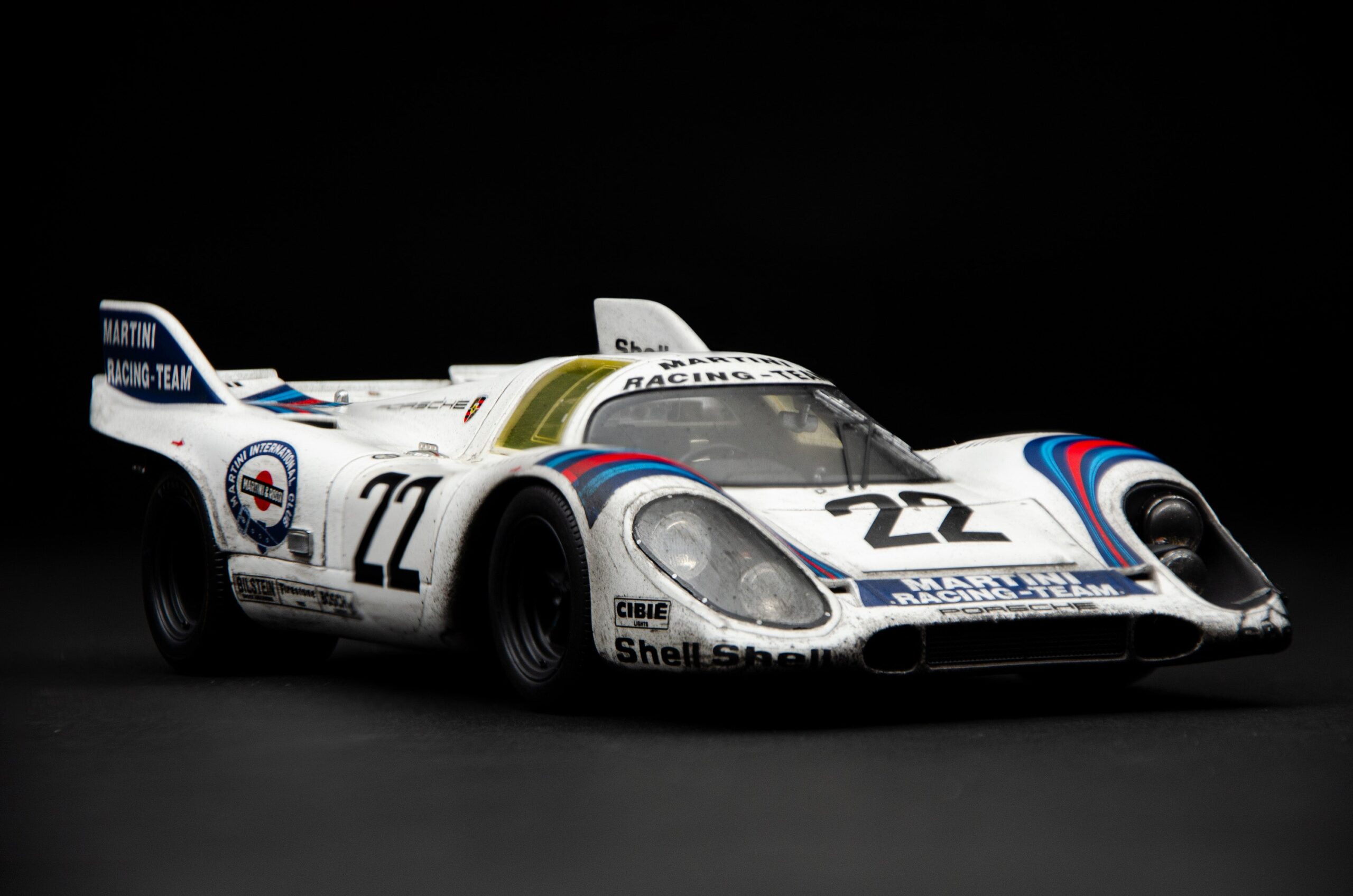 Amalgam Porsche 917 KH 1971 Le Mans Winner Martini Livery Race Weathered - Weiß | 1:18 - Image 7