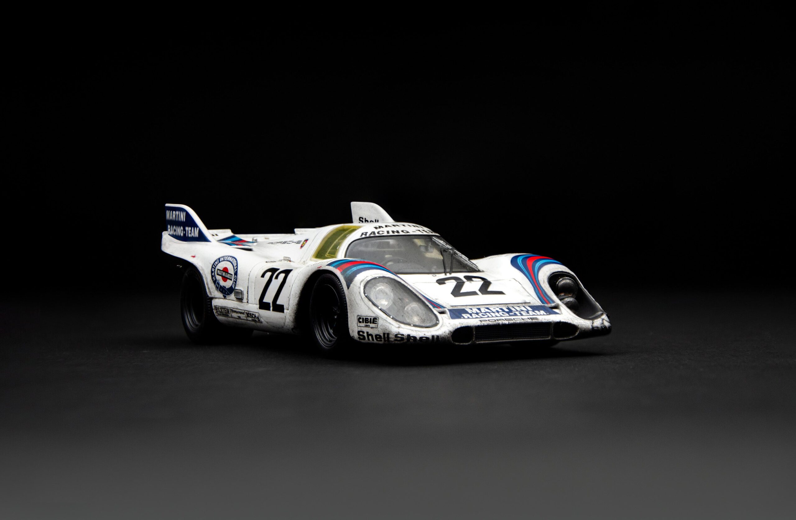 Amalgam Porsche 917 KH 1971 Le Mans Winner Martini Livery Race Weathered - Weiß | 1:18 - Image 26
