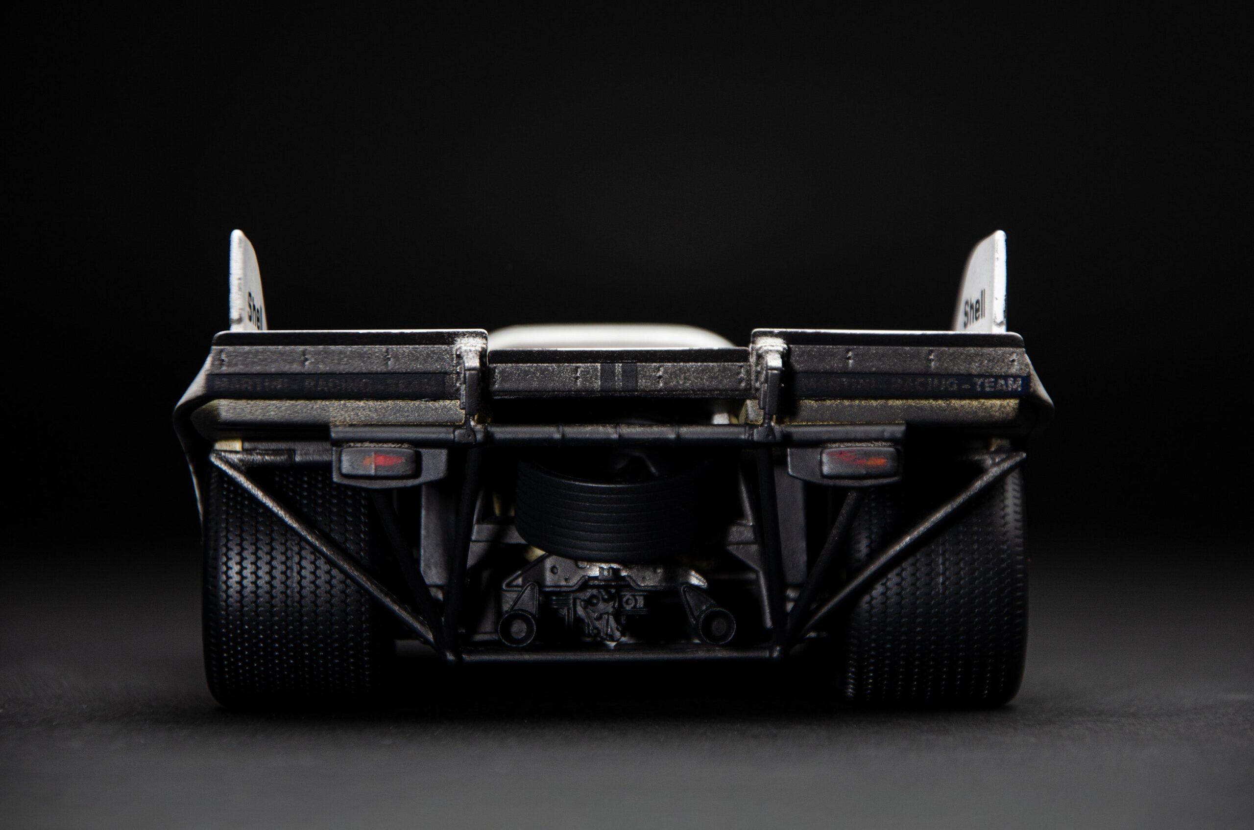 Amalgam Porsche 917 KH 1971 Le Mans Winner Martini Livery Race Weathered - Weiß | 1:18 - Image 6