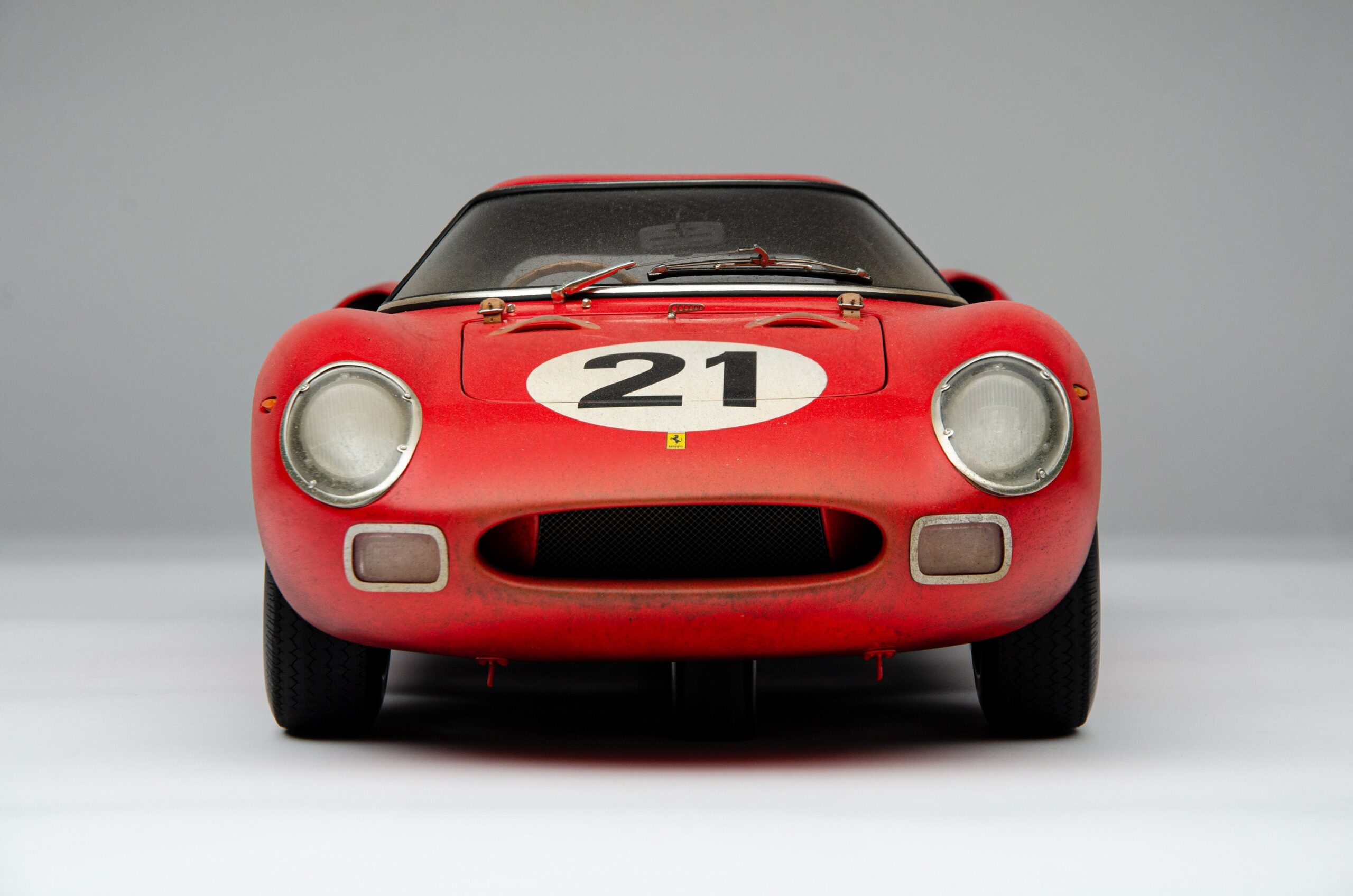 Amalgam Ferrari 250 LM 1965 Le Mans Winner Race Weathered - Rot | 1:8 – Bild 23