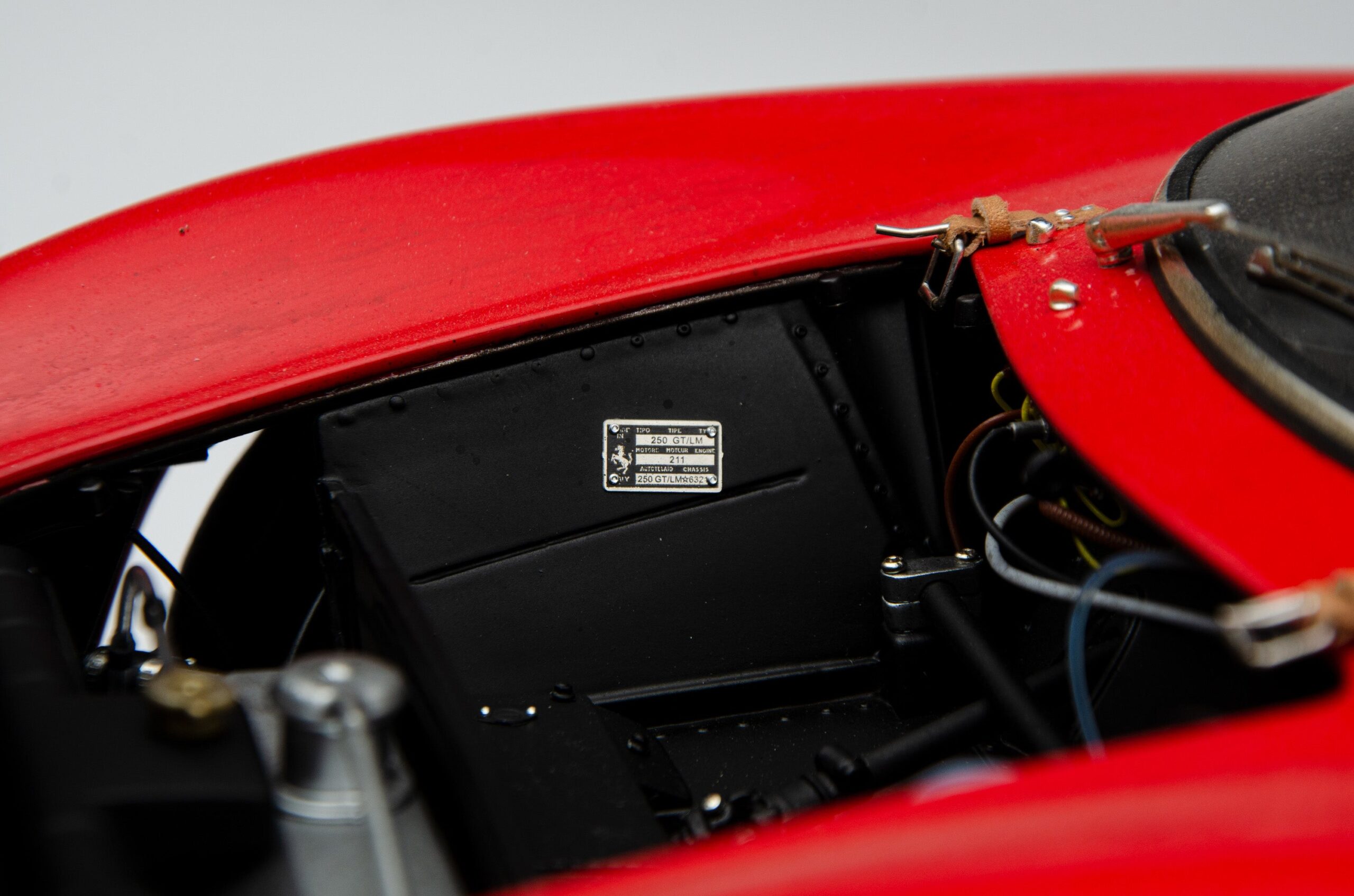 Amalgam Ferrari 250 LM 1965 Le Mans Winner Race Weathered - Rot | 1:8 – Bild 14