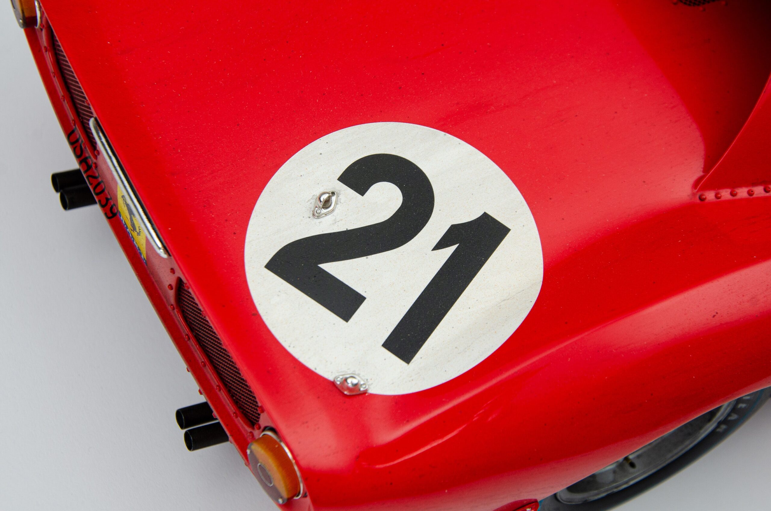 Amalgam Ferrari 250 LM 1965 Le Mans Winner Race Weathered - Rot | 1:8 – Bild 26
