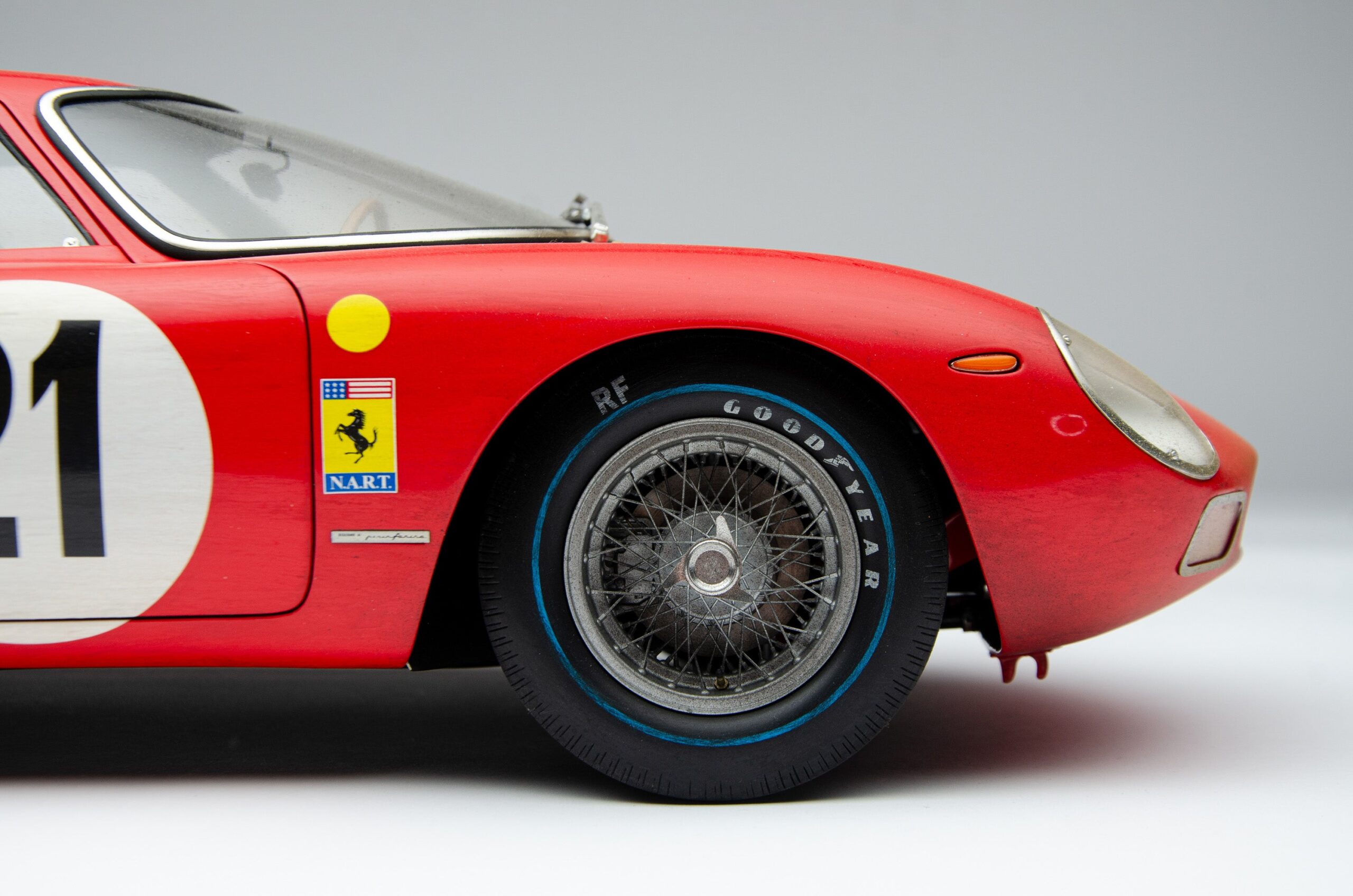 Amalgam Ferrari 250 LM 1965 Le Mans Winner Race Weathered - Rot | 1:8 – Bild 27
