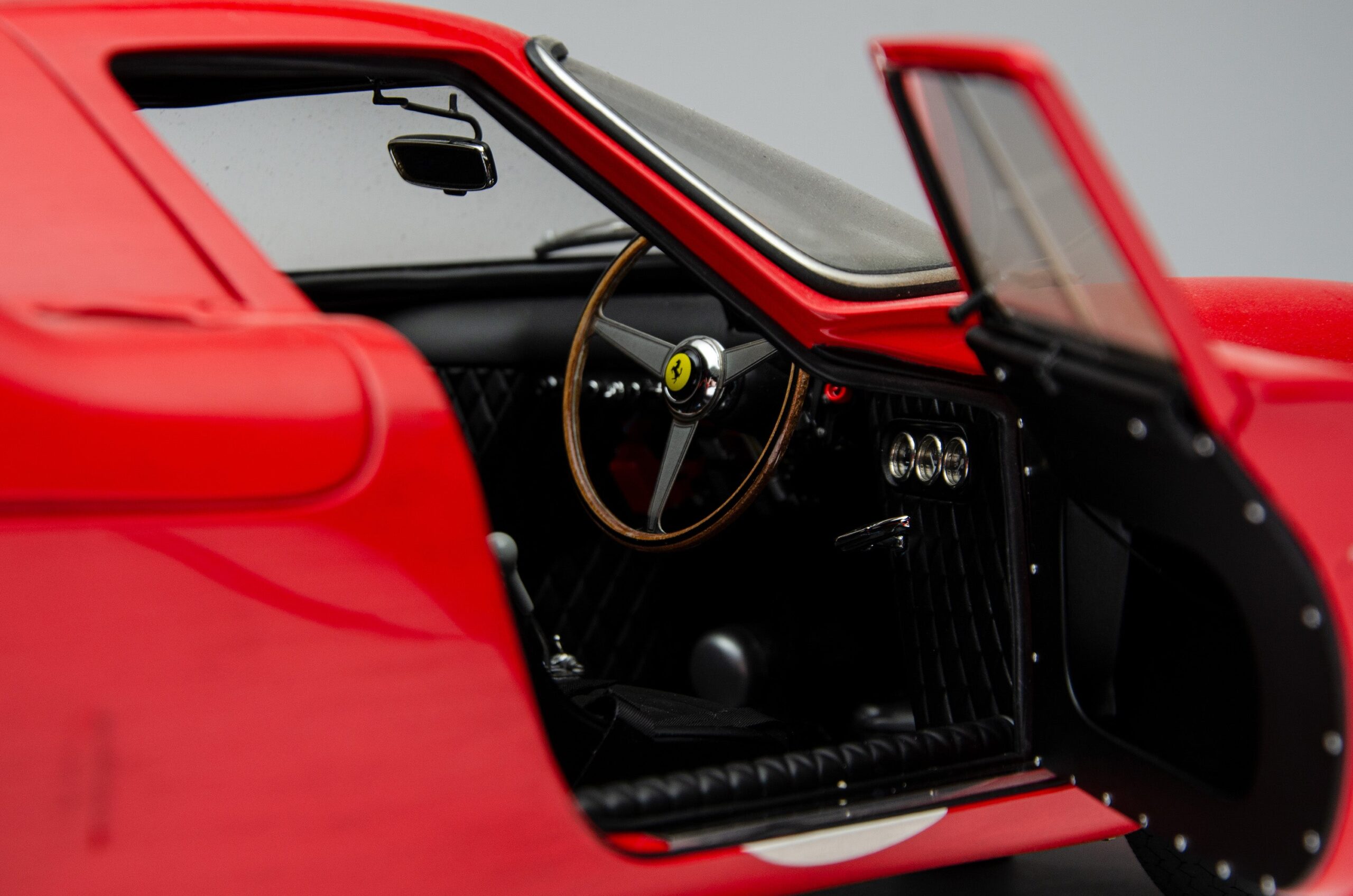 Amalgam Ferrari 250 LM 1965 Le Mans Winner Race Weathered - Rot | 1:8 – Bild 10
