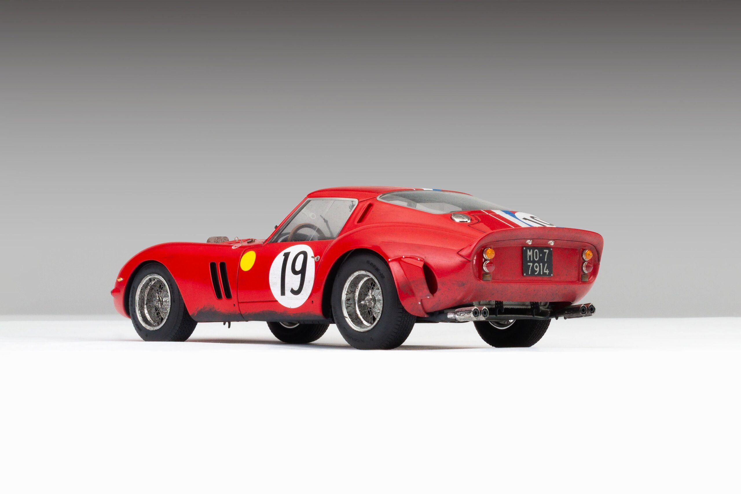 Amalgam Ferrari 250 GTO 3705GT 1962 Le Mans Class Winner Race Weathered - Rot | 1:18 - Image 14