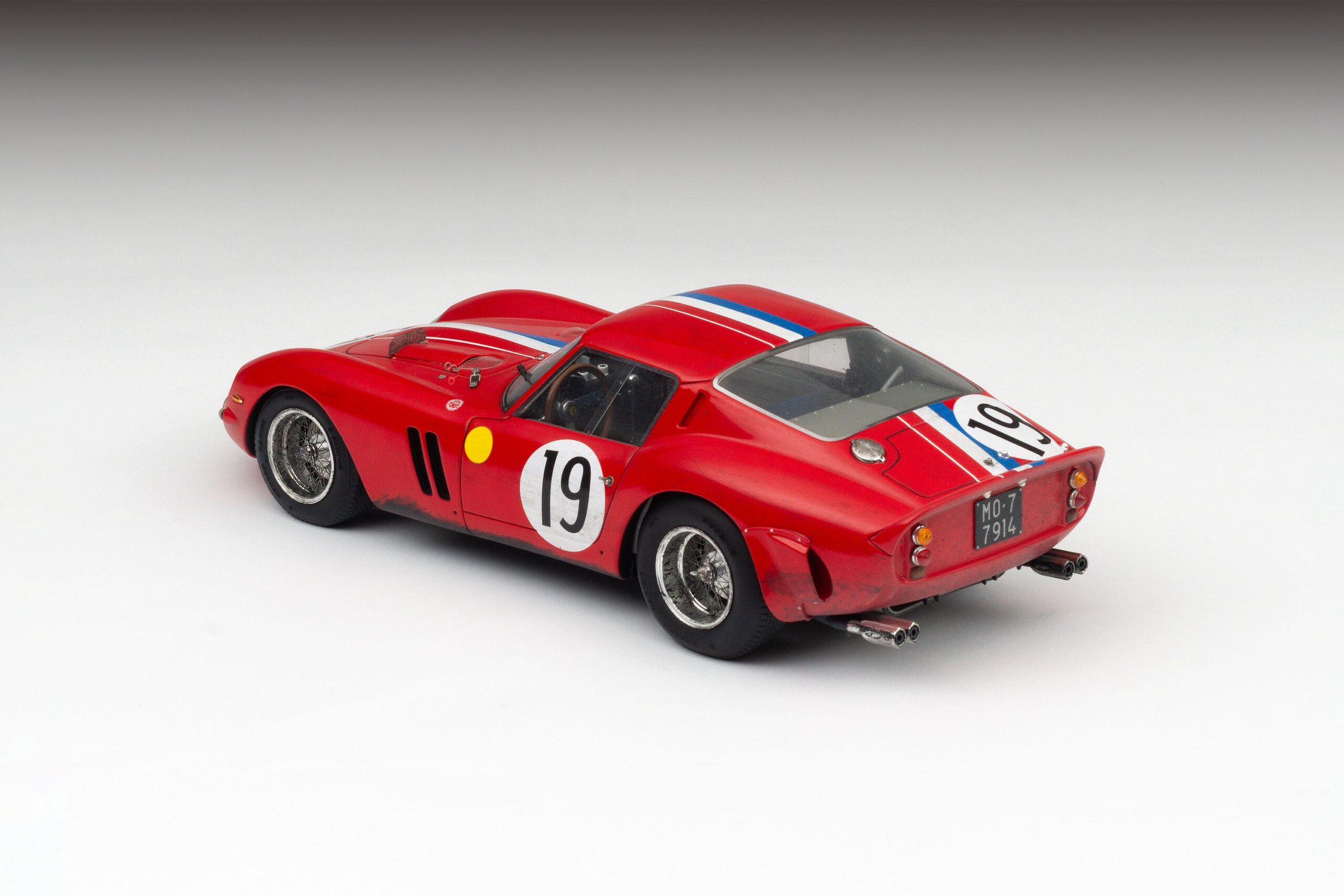 Amalgam Ferrari 250 GTO 3705GT 1962 Le Mans Class Winner Race Weathered - Rot | 1:18 - Image 15