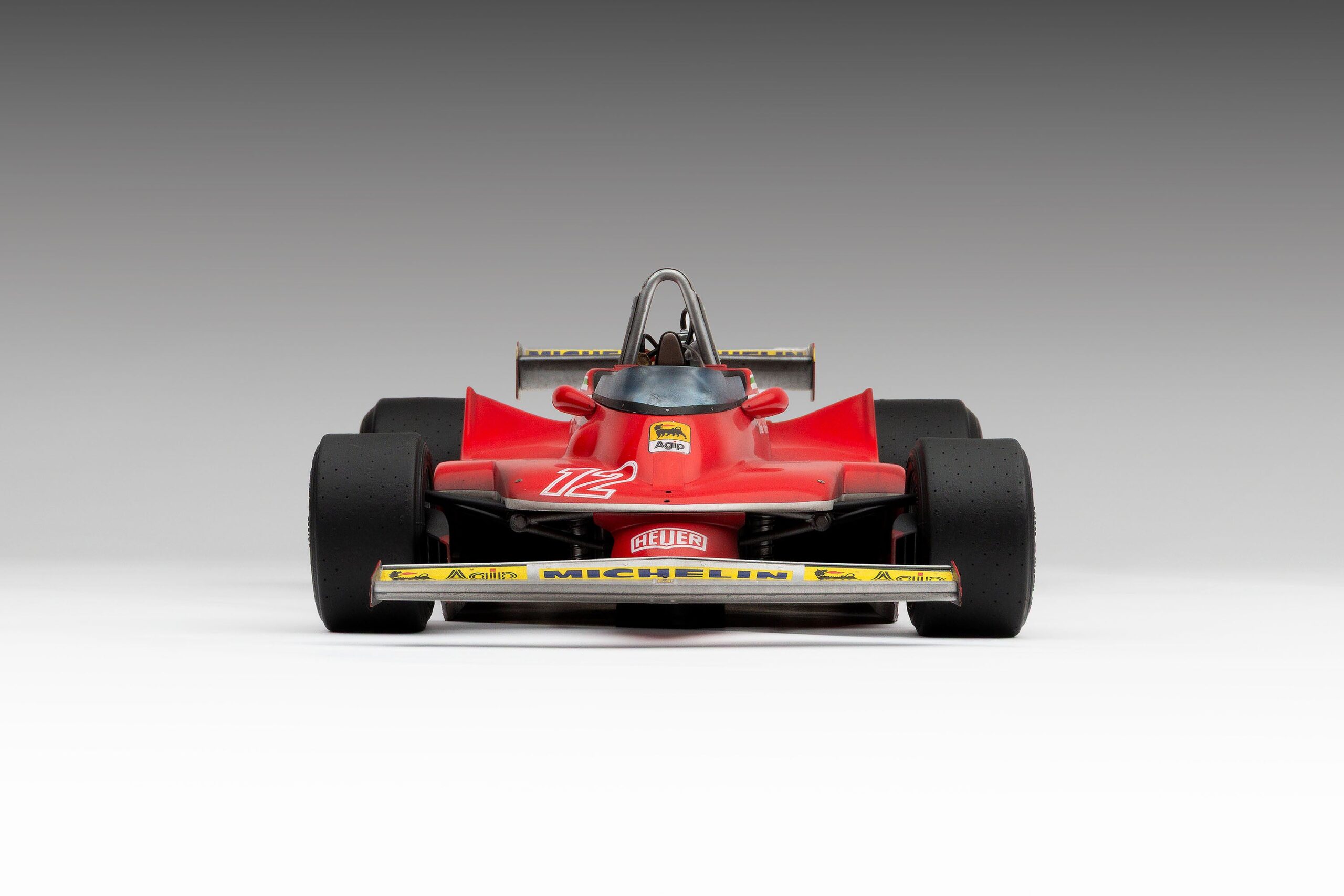 Amalgam Ferrari 312 T4 1979 US East Grand Prix Winner Gilles Villeneuve Race Weathered - Rot | 1:8 - Image 12