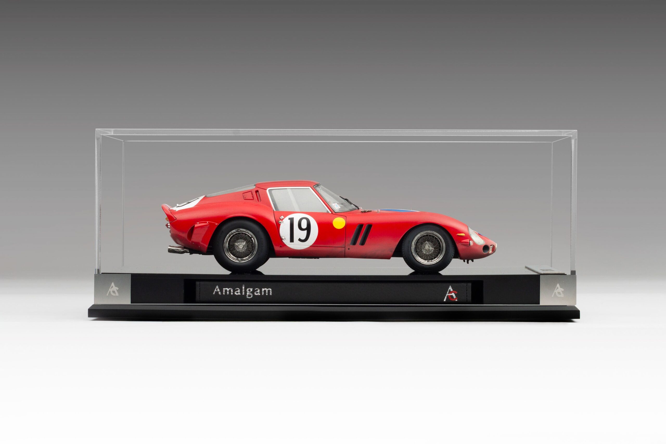 Amalgam Ferrari 250 GTO 3705GT 1962 Le Mans Class Winner Race Weathered - Rot | 1:18 - Image 17