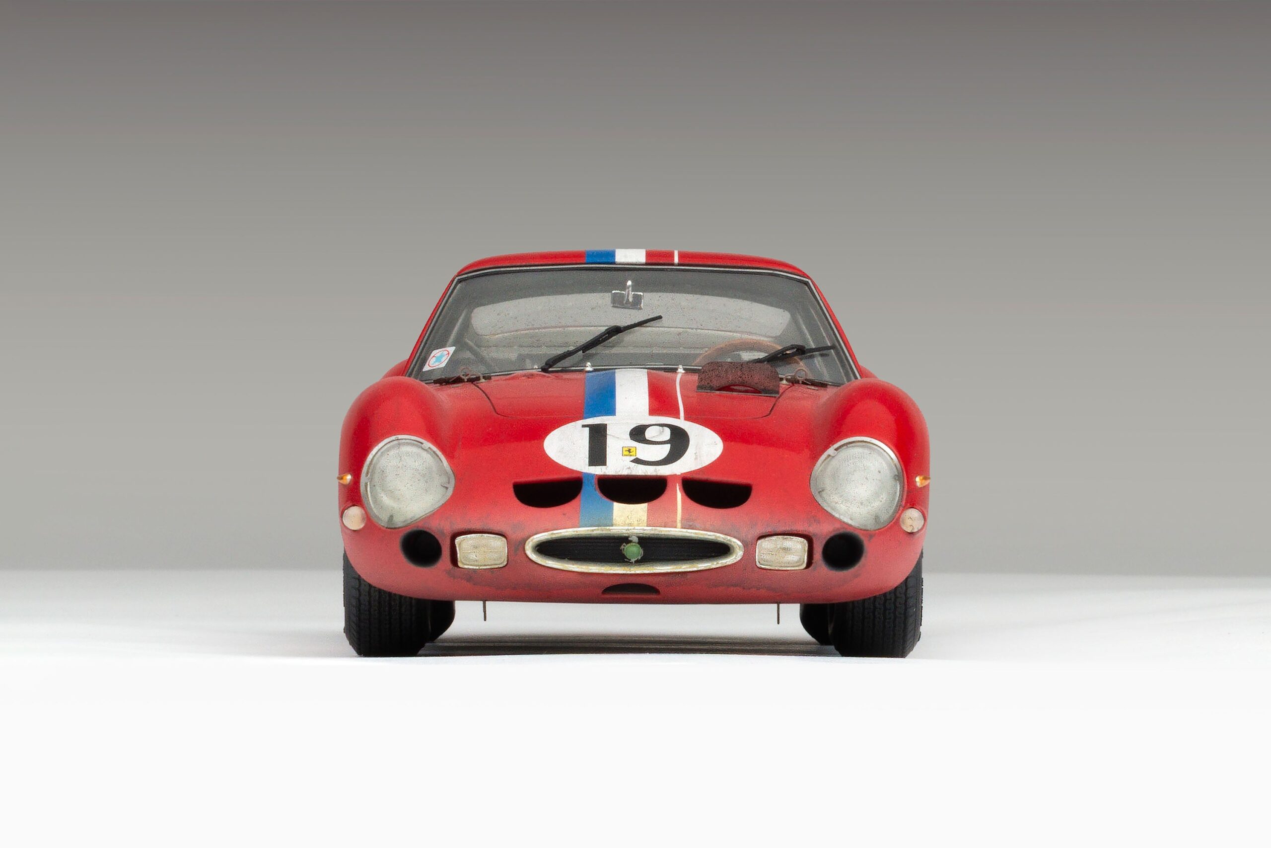 Amalgam Ferrari 250 GTO 3705GT 1962 Le Mans Class Winner Race Weathered - Rot | 1:18 - Image 6