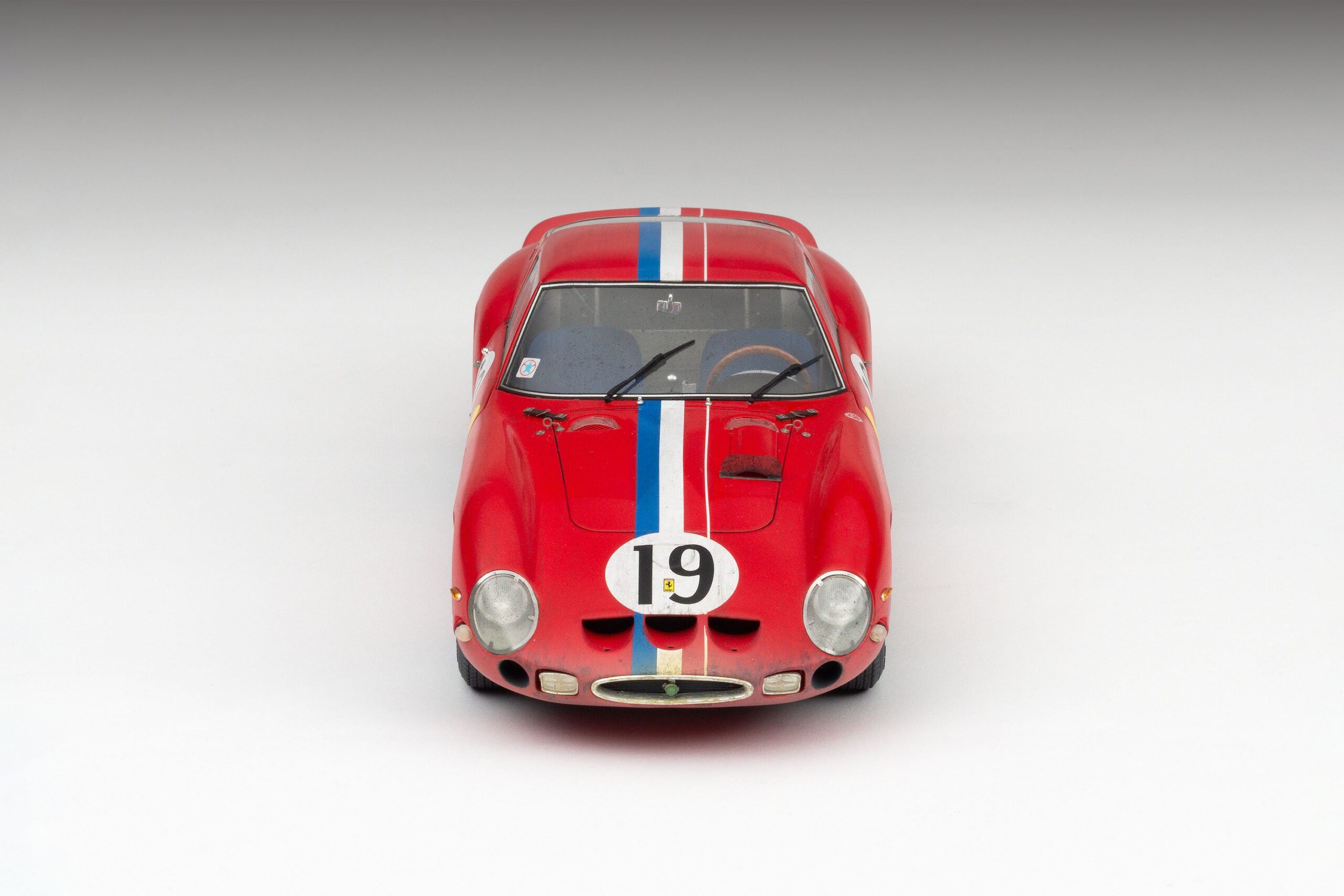 Amalgam Ferrari 250 GTO 3705GT 1962 Le Mans Class Winner Race Weathered - Rot | 1:18 - Image 19