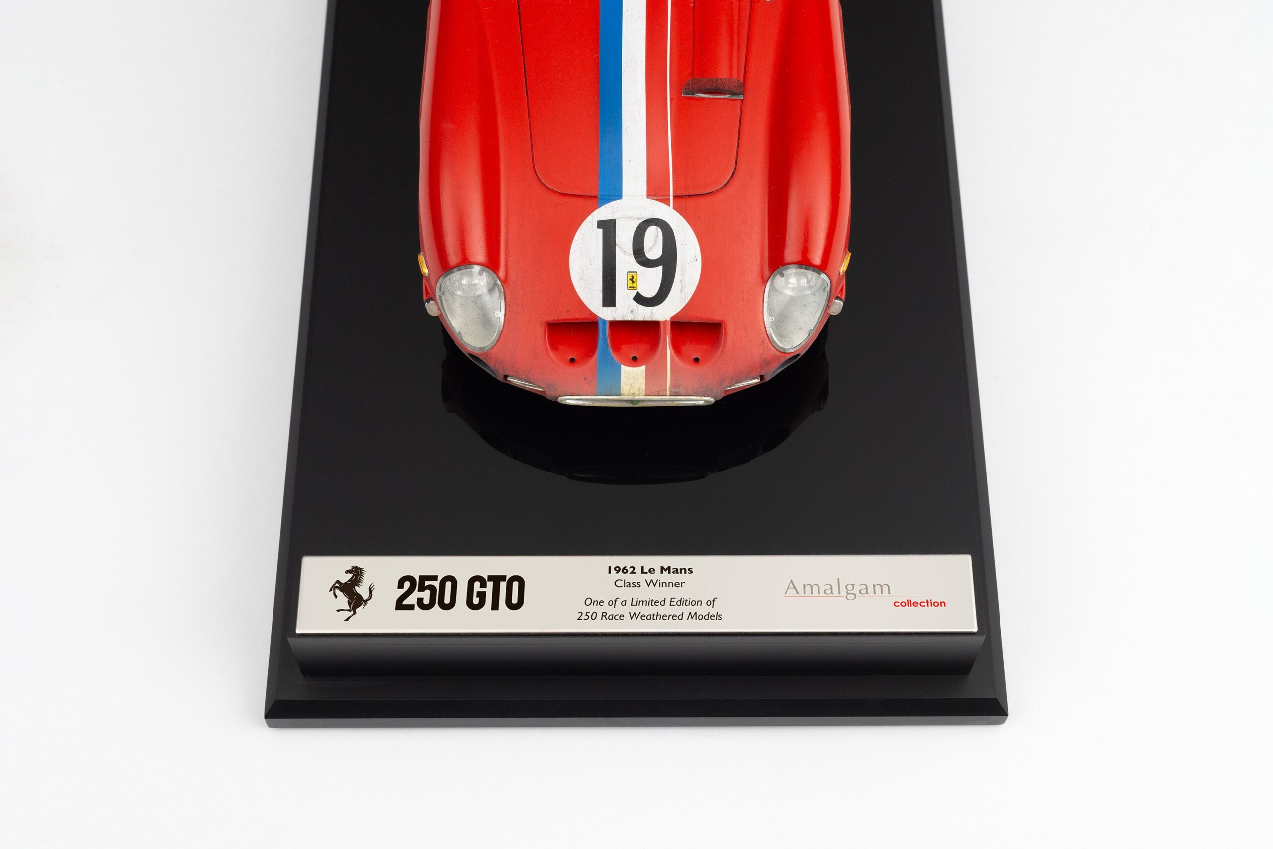 Amalgam Ferrari 250 GTO 3705GT 1962 Le Mans Class Winner Race Weathered - Rot | 1:18 - Image 24