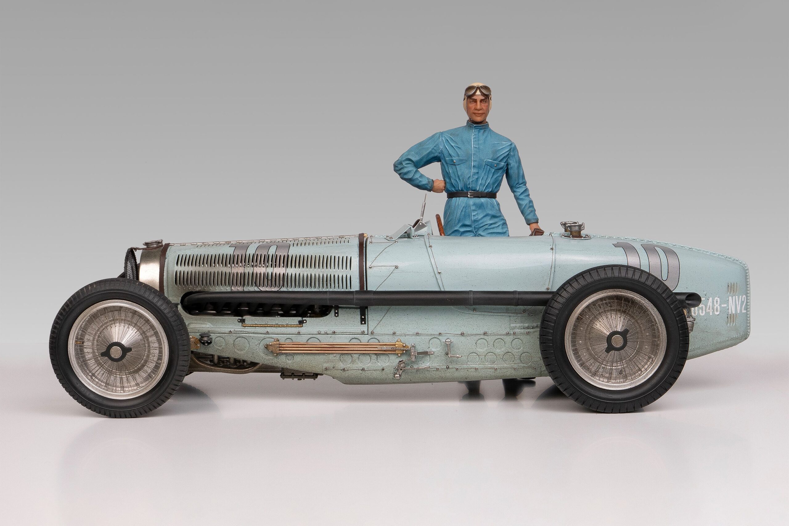 Amalgam Bugatti Type 59 1935 Belgian Grand Prix Jean-Pierre Wimille Figure Edition - Blau | 1:8 – Bild 5