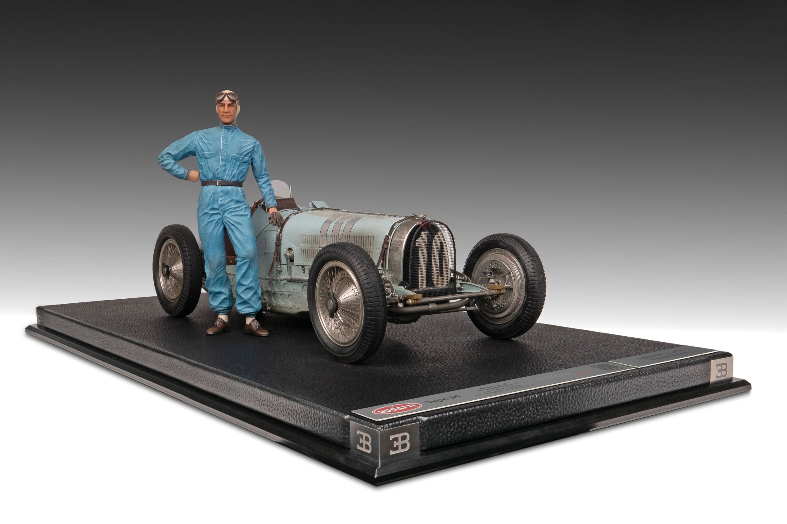 Amalgam Bugatti Type 59 1935 Belgian Grand Prix Jean-Pierre Wimille Figure Edition - Blau | 1:8 – Bild 10