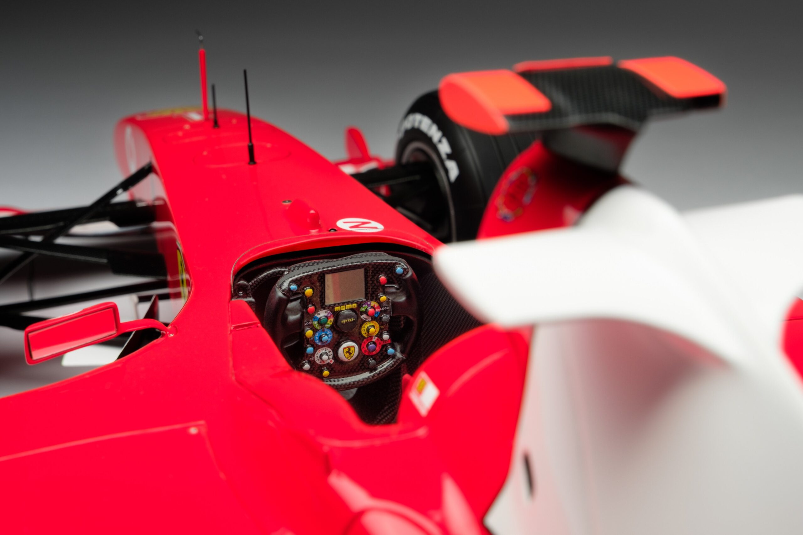 Amalgam Ferrari F2004 2004 San Marino Grand Prix (Michael Schumacher) - Rot | 1:8 – Bild 13