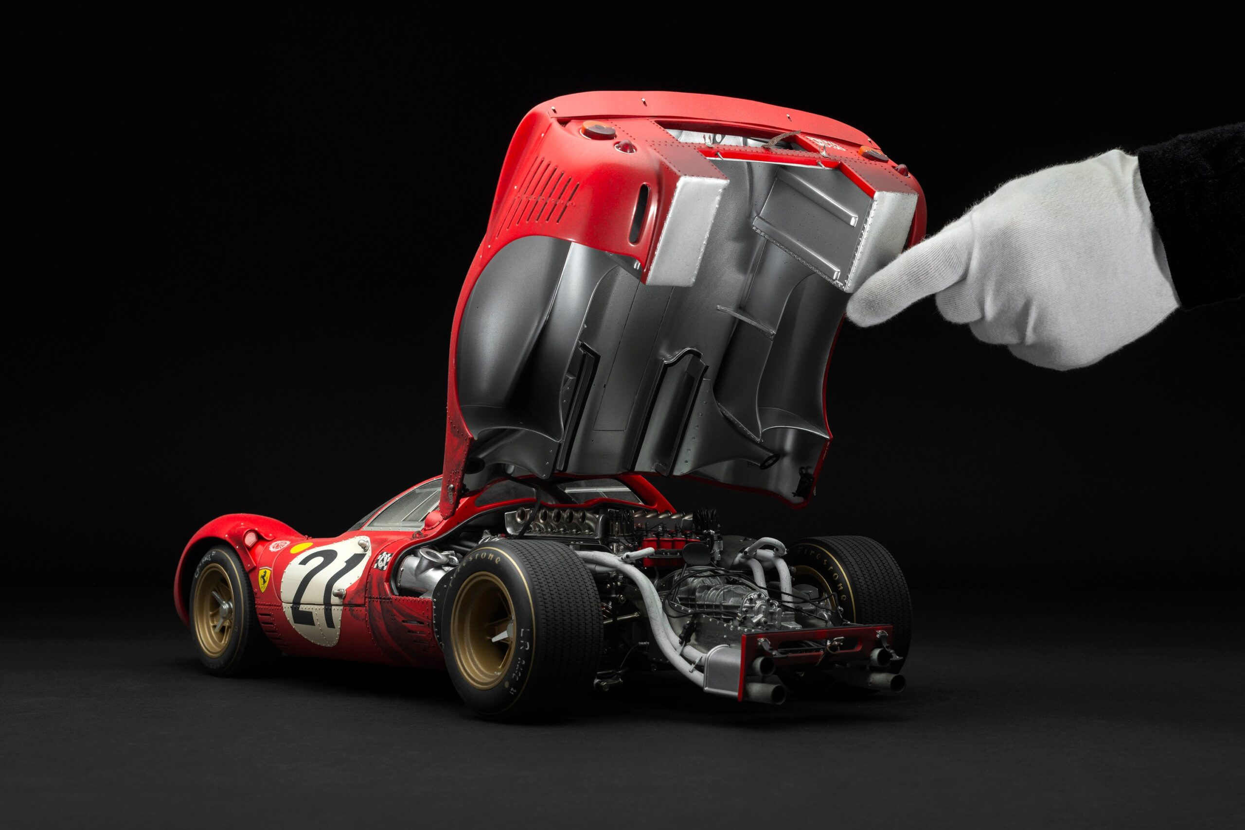Amalgam Ferrari 330 P4 1967 Le Mans 2nd Place Race Weathered - Rot | 1:8 - Image 3