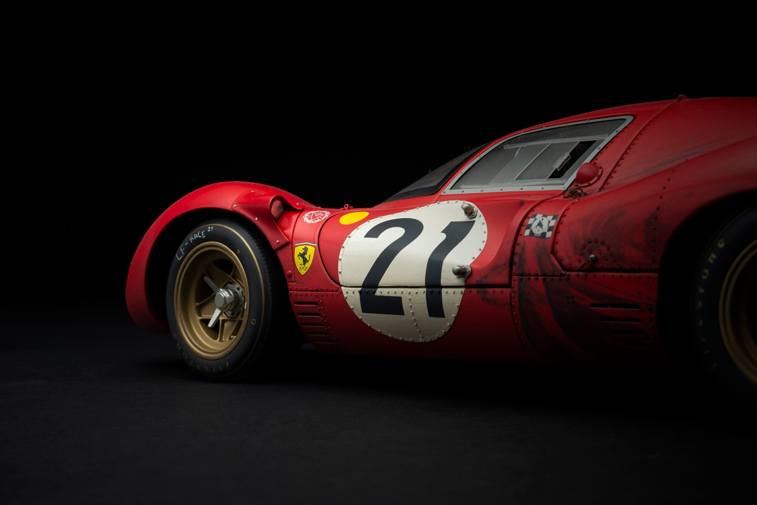 Amalgam Ferrari 330 P4 1967 Le Mans 2nd Place Race Weathered - Rot | 1:8 - Image 5
