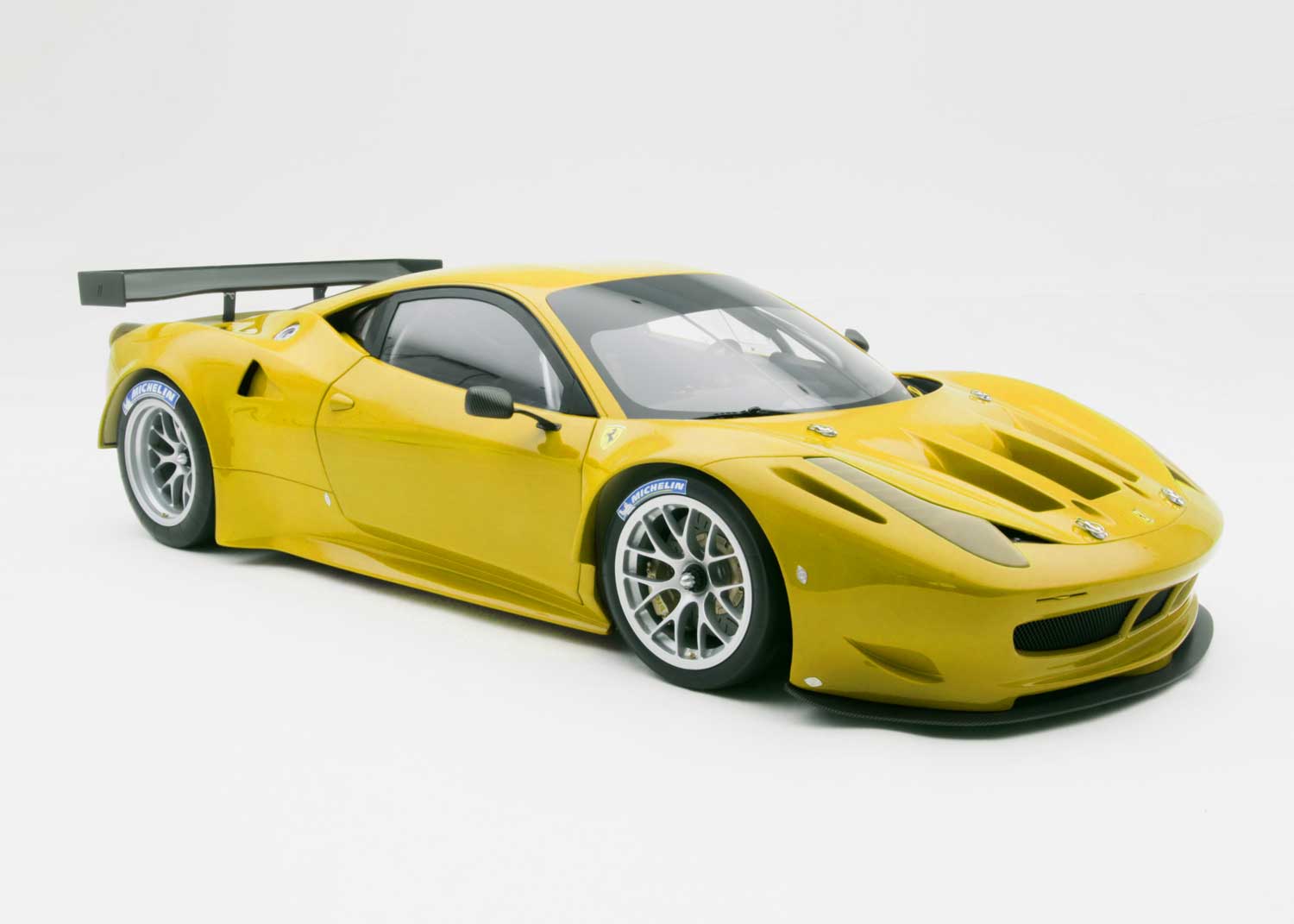 Amalgam Ferrari 458 Italia GT2 (2011) - Gelb | 1:8
