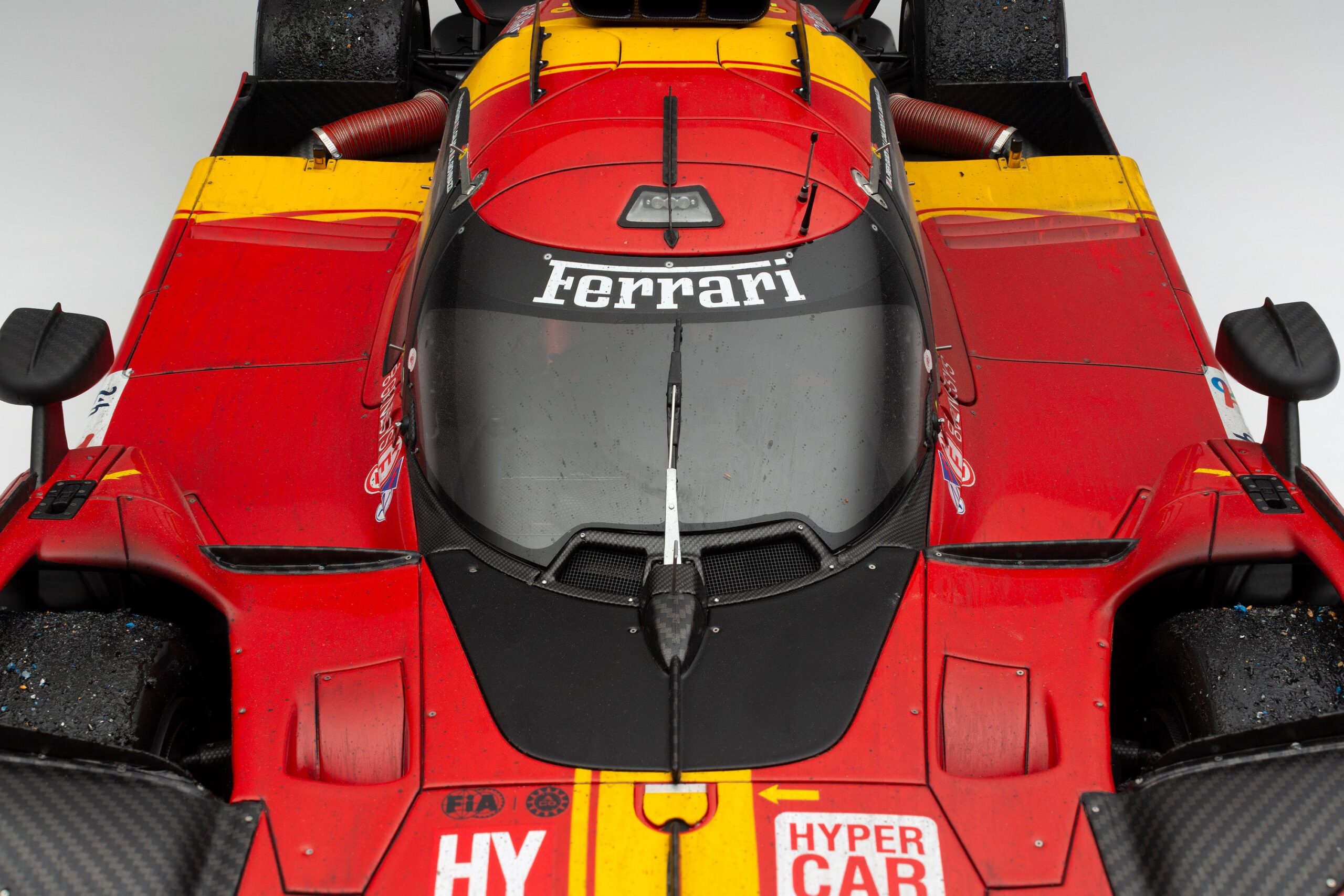 Amalgam Ferrari 499P 2023 Le Mans Winner (#51) Race Weathered - Rot | 1:8 – Bild 4