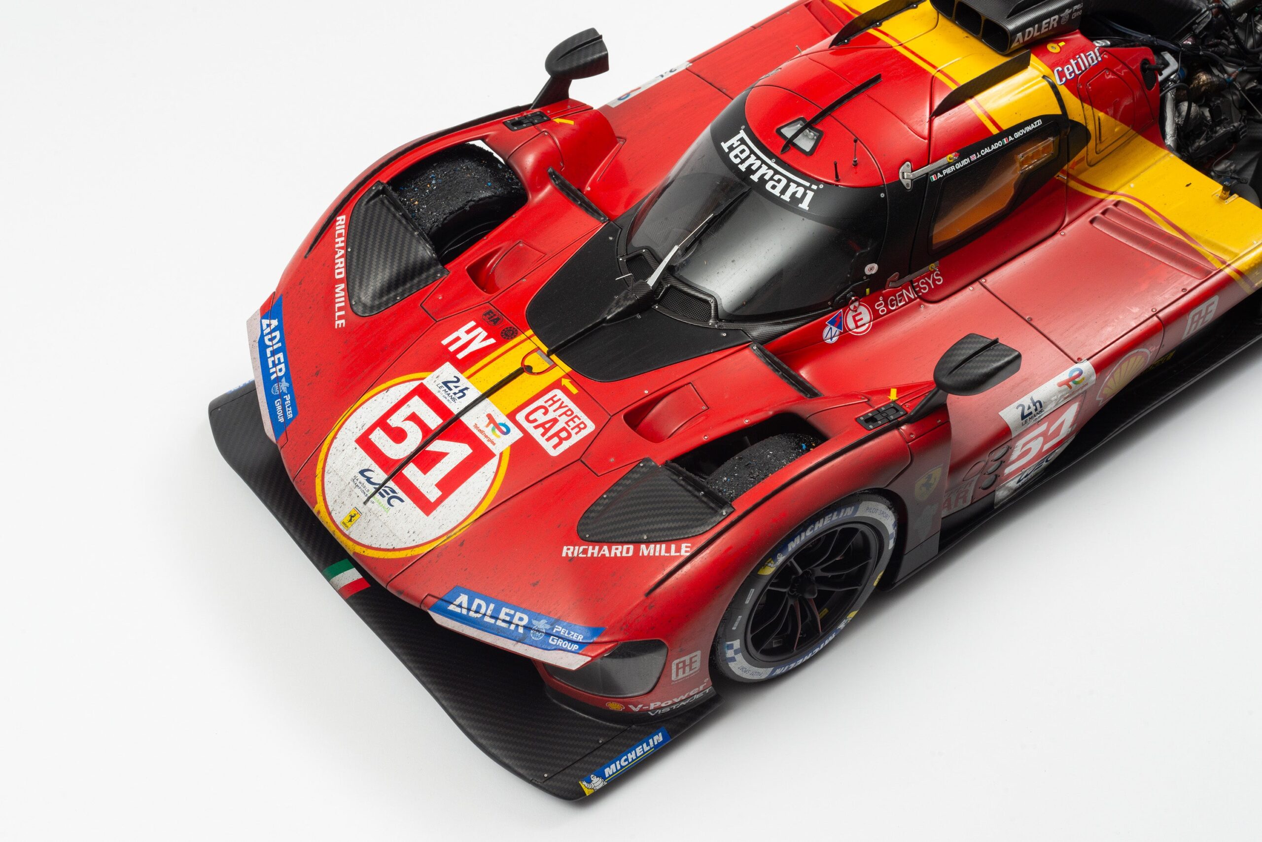 Amalgam Ferrari 499P 2023 Le Mans Winner (#51) Race Weathered - Rot | 1:8 – Bild 8