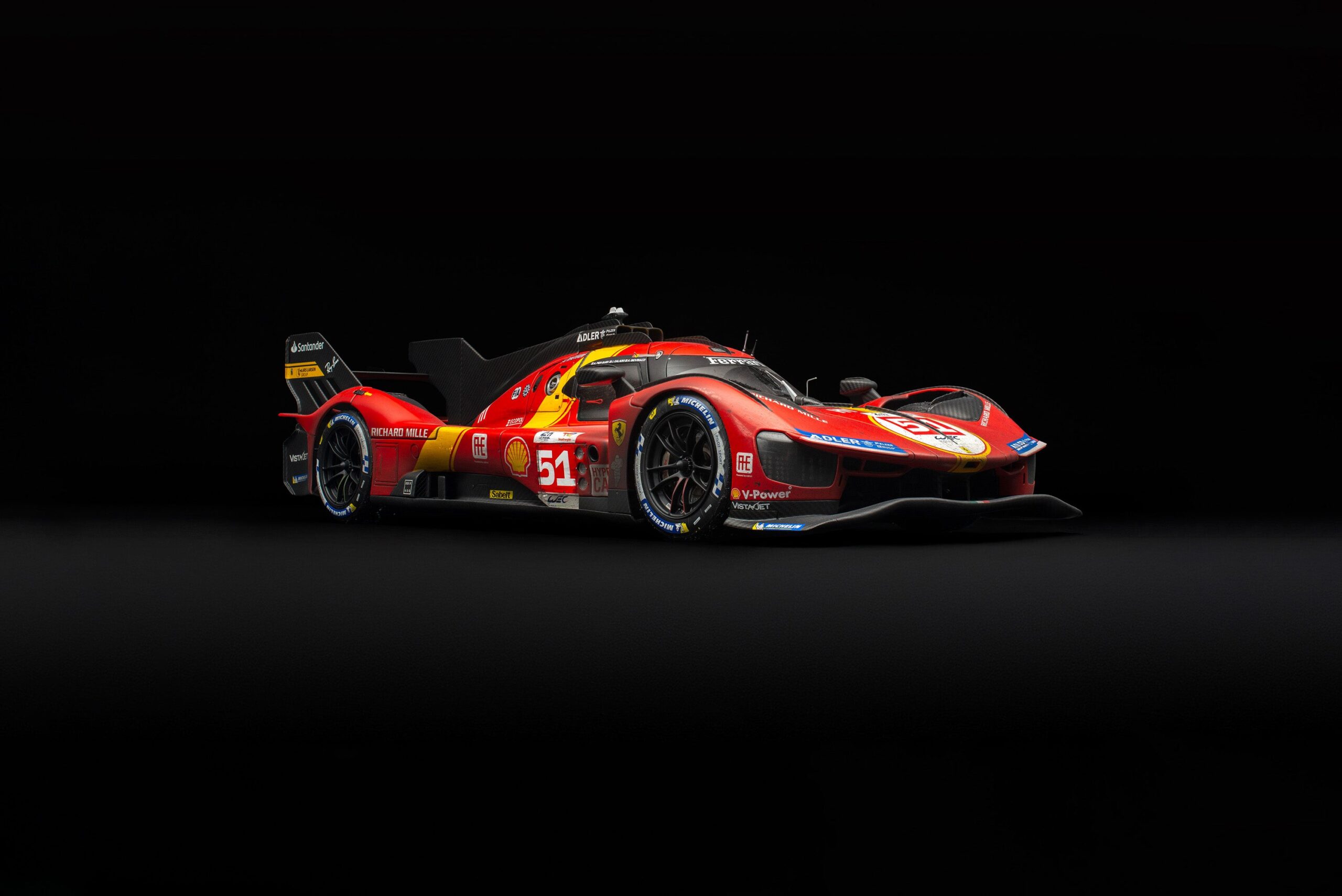 Amalgam Ferrari 499P 2023 Le Mans Winner (#51) Race Weathered - Rot | 1:8 – Bild 2