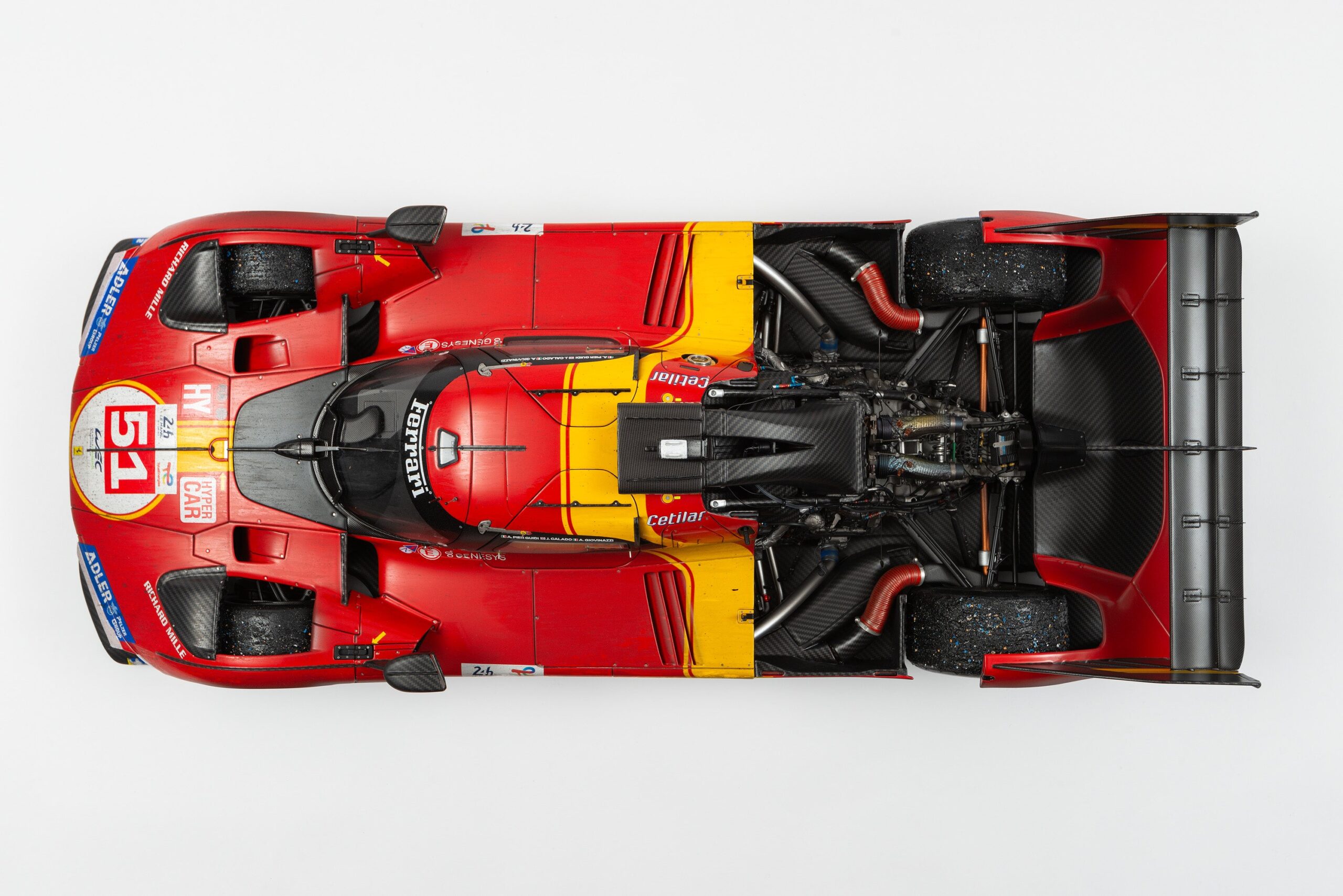 Amalgam Ferrari 499P 2023 Le Mans Winner (#51) Race Weathered - Rot | 1:8 – Bild 17