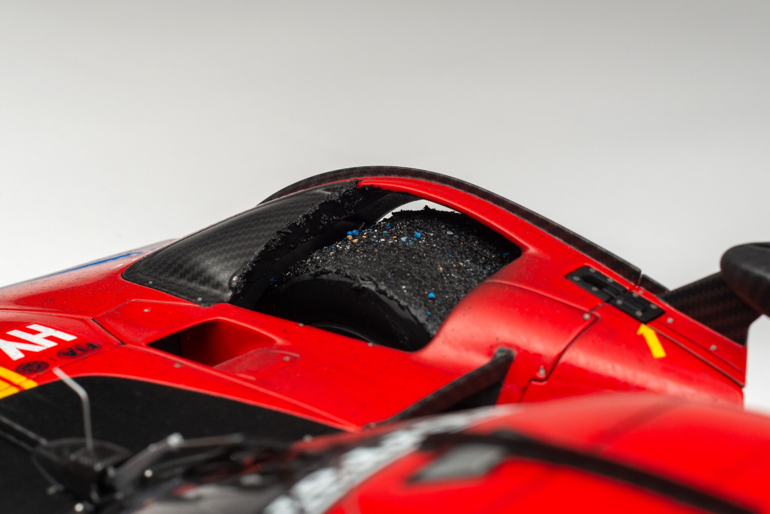 Amalgam Ferrari 499P 2023 Le Mans Winner (#51) Race Weathered - Rot | 1:8 – Bild 19