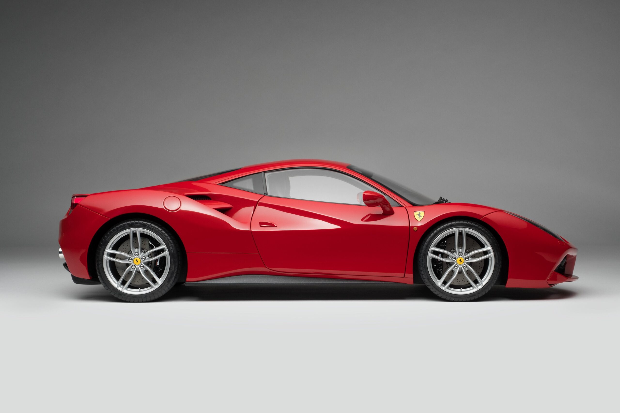 Amalgam Ferrari 488 GTB (2015) - Rot | 1:8 - 画像3