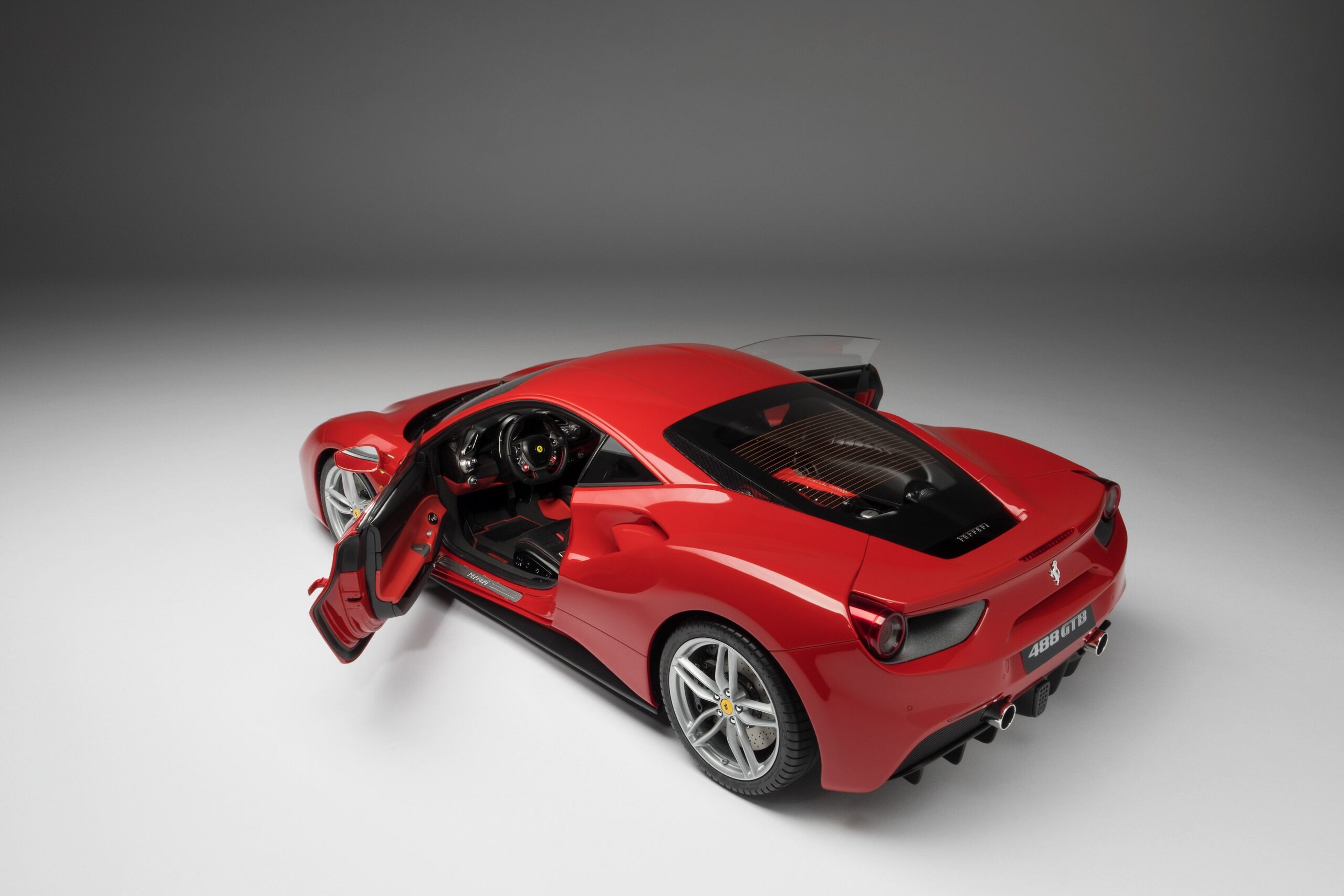 Amalgam Ferrari 488 GTB (2015) - Rot | 1:8 - 画像10