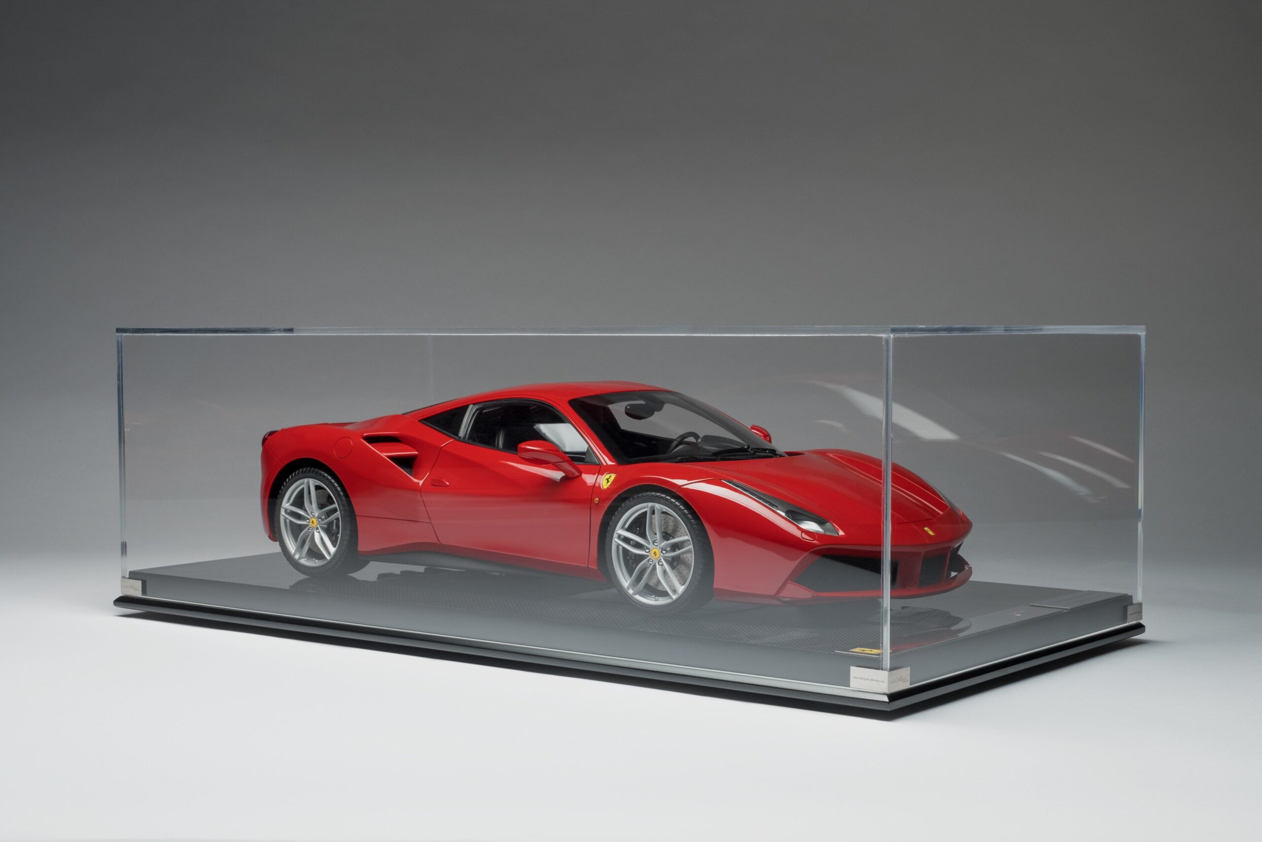 Amalgam Ferrari 488 GTB (2015) - Rot | 1:8 - 画像11