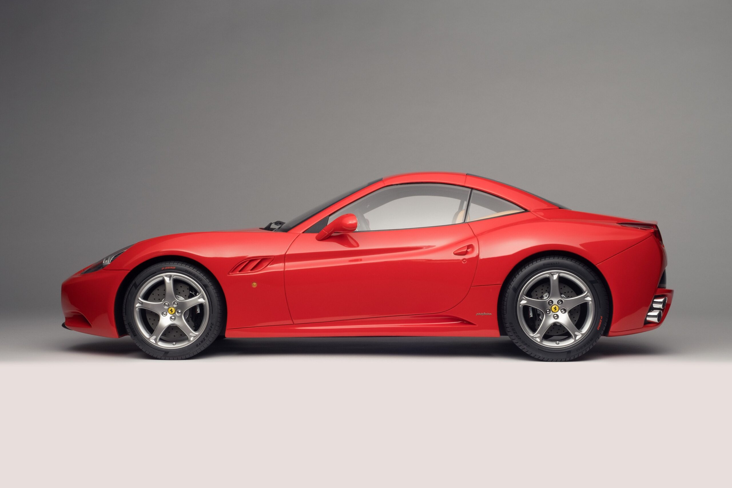 Amalgam Ferrari California (2008) - Rot, Blau | 1:8 - 画像6