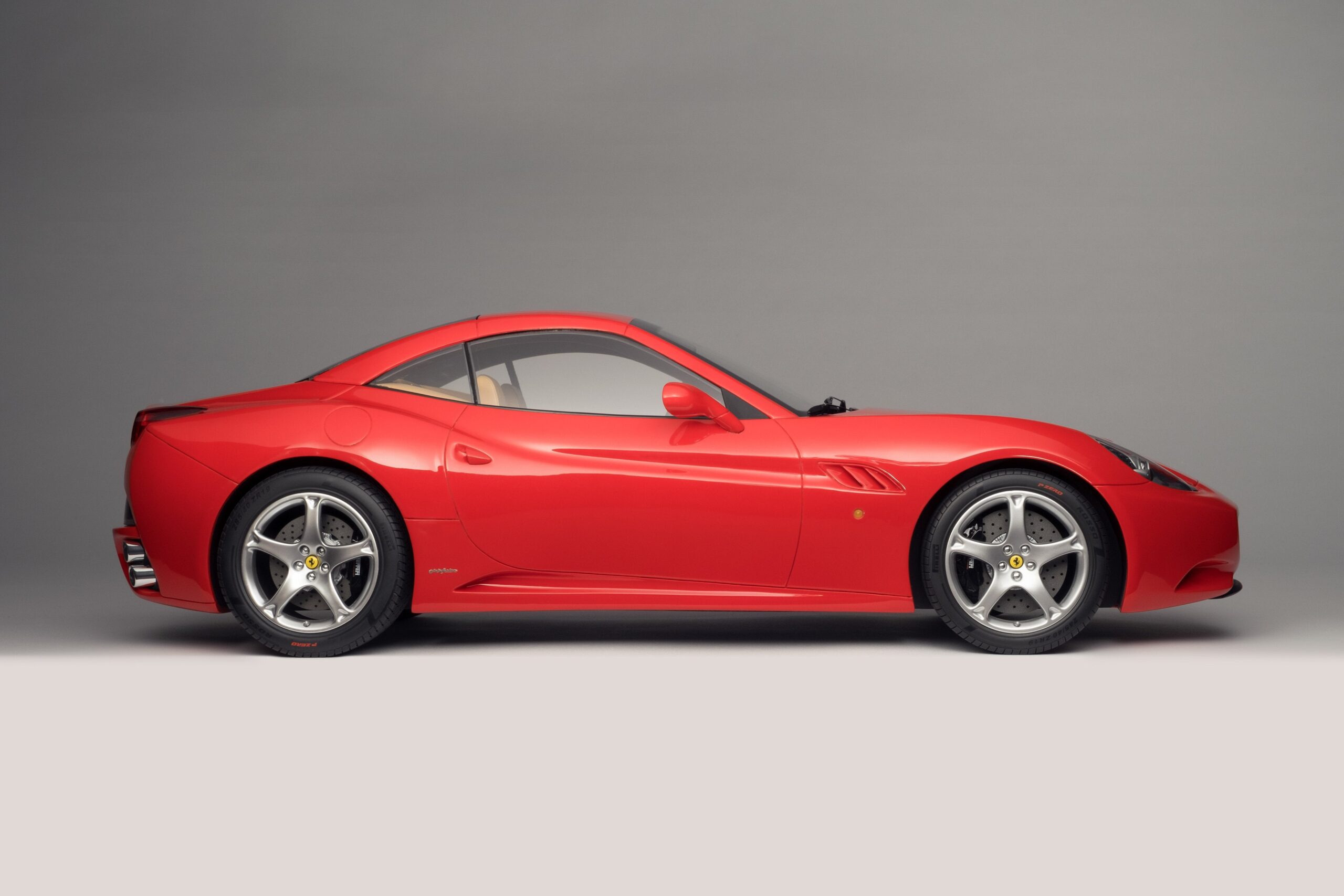 Amalgam Ferrari California (2008) - Rot, Blau | 1:8 - 画像3
