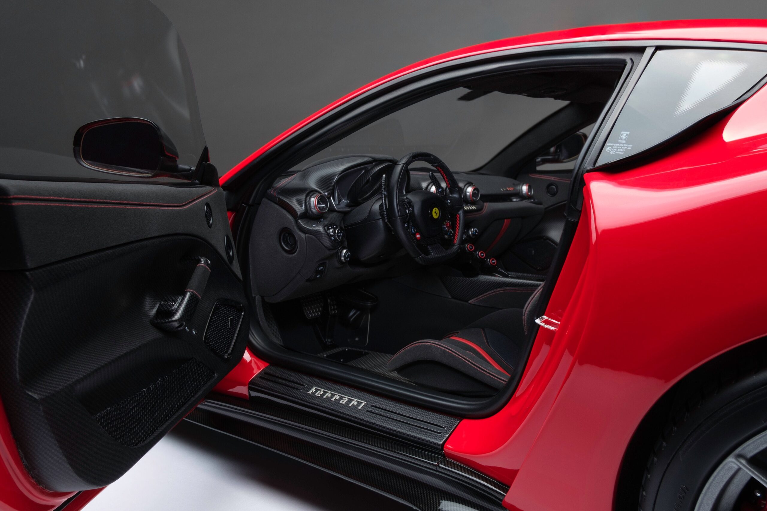 Amalgam Ferrari F12 TDF (2015) - Rot | 1:8 – Bild 12